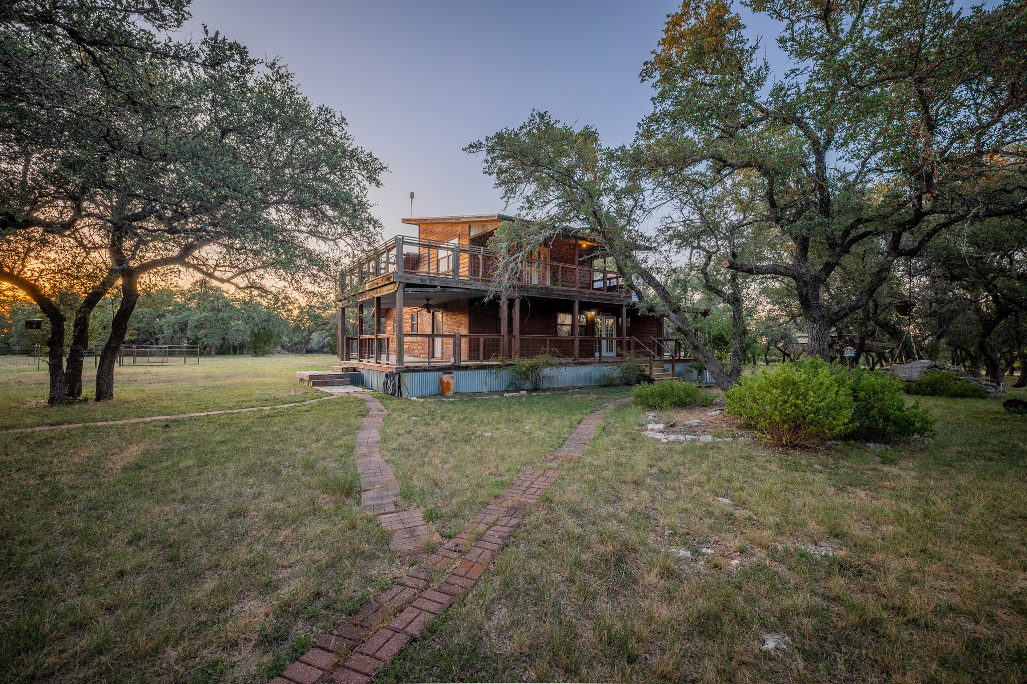 140 Mountain Loop Dr — photo