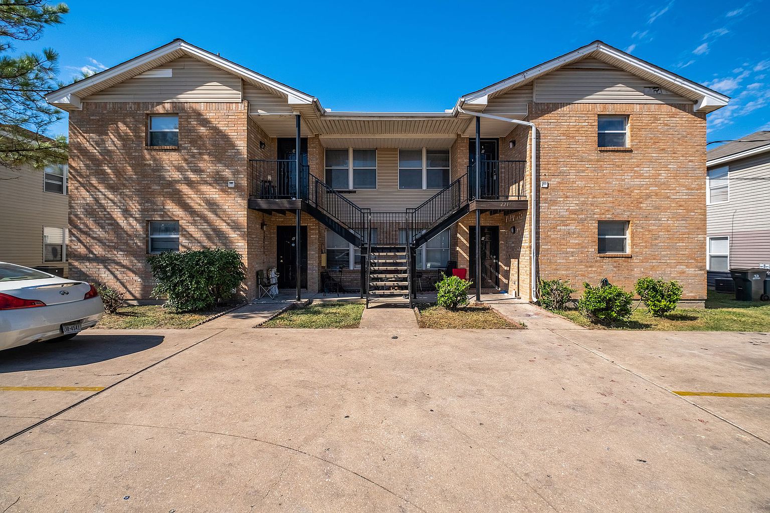 2214 Katy Ln D — photo