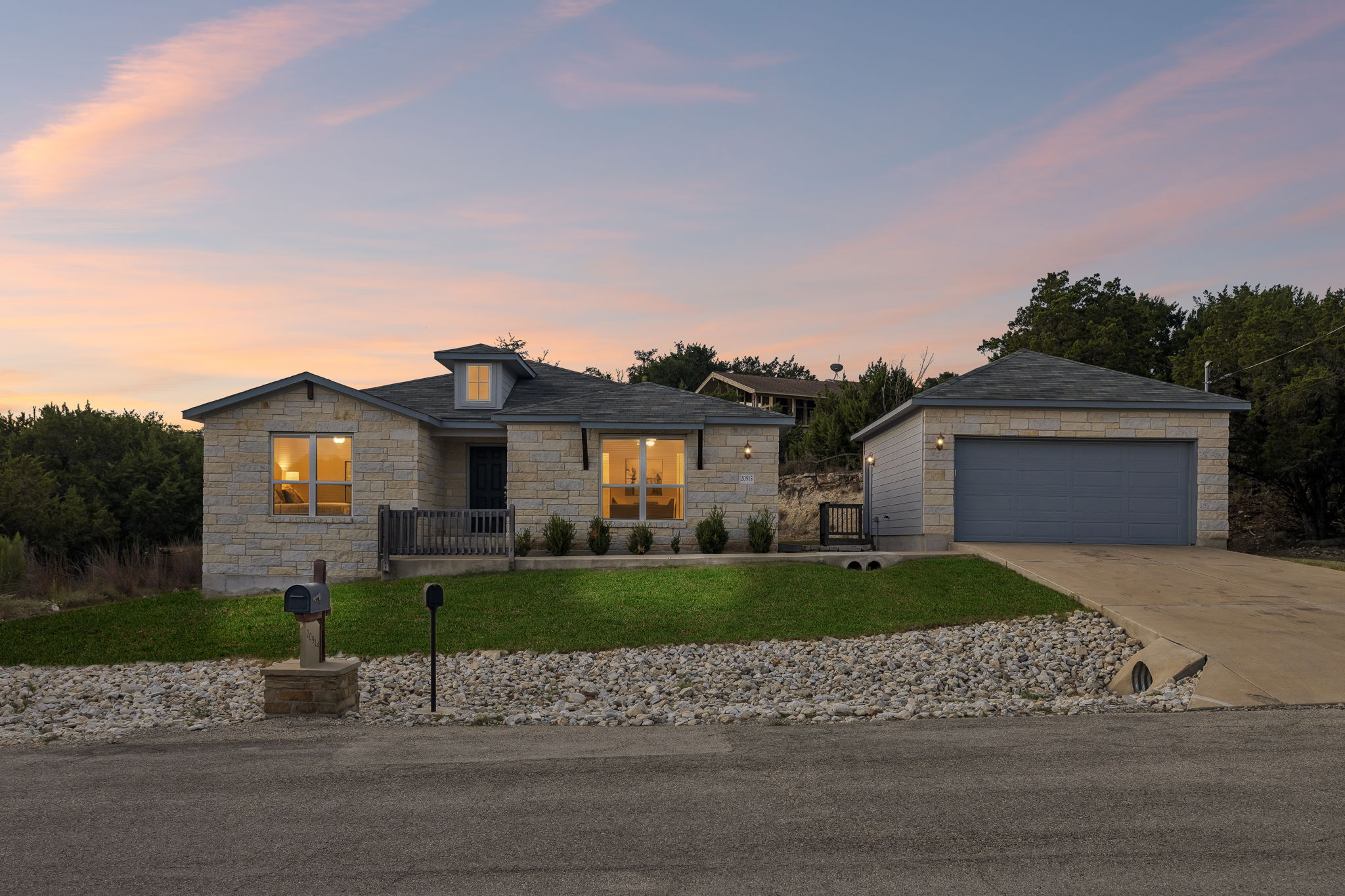 20915 Oak Dale Dr — photo