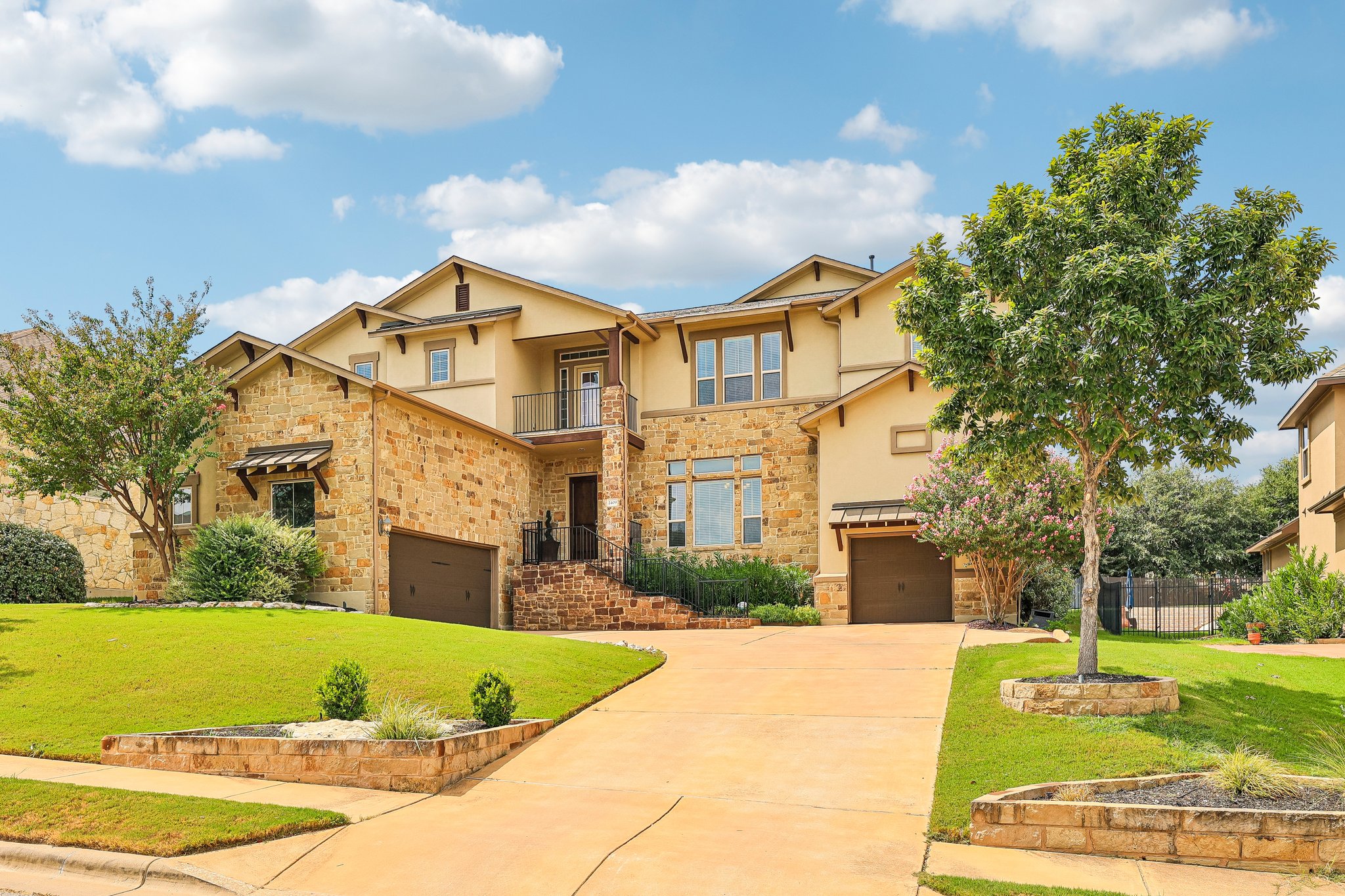 2409 Legend Trl — photo