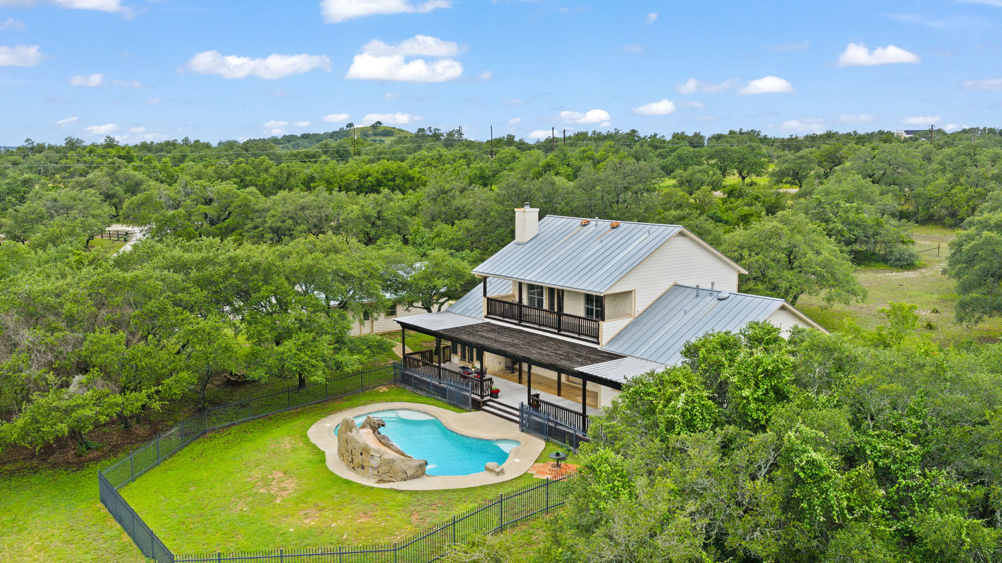 271 Summit Dr — photo