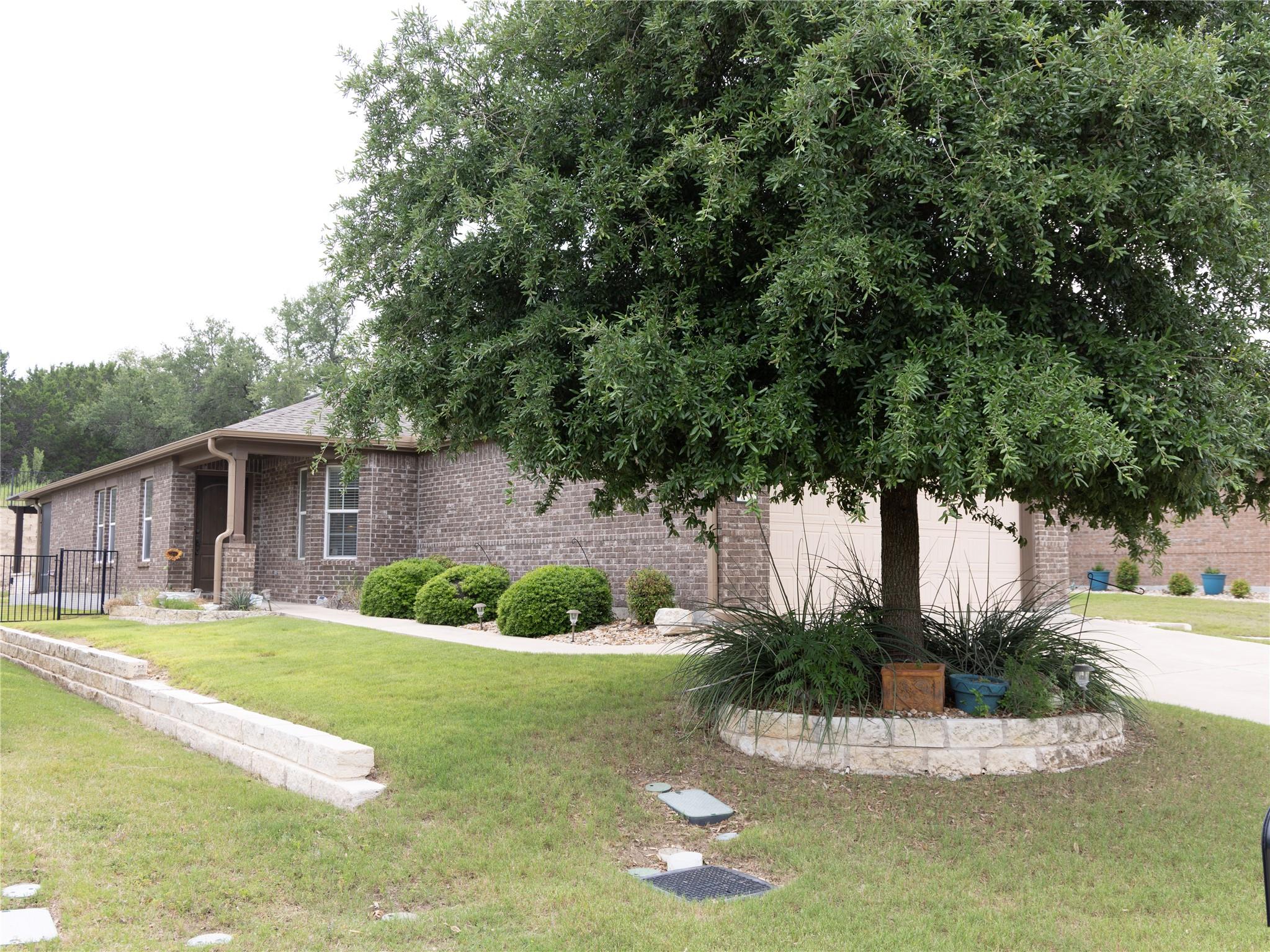 834 Salado Creek Ln — photo