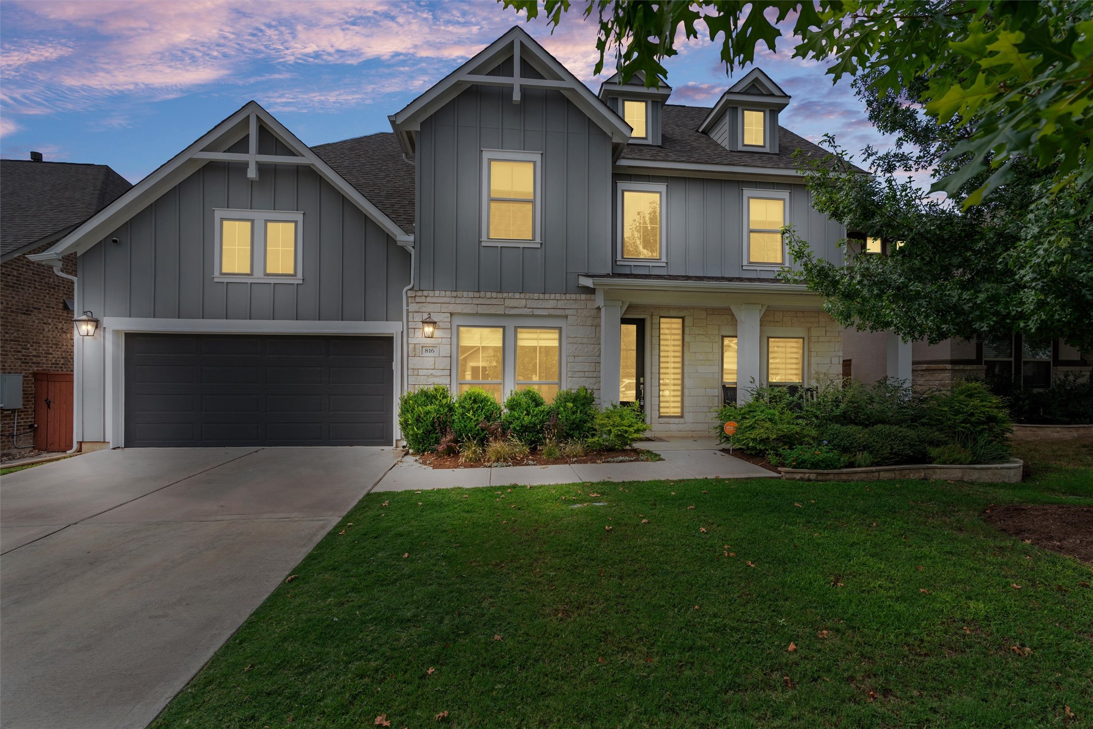 816 Heartleaf Dr — photo