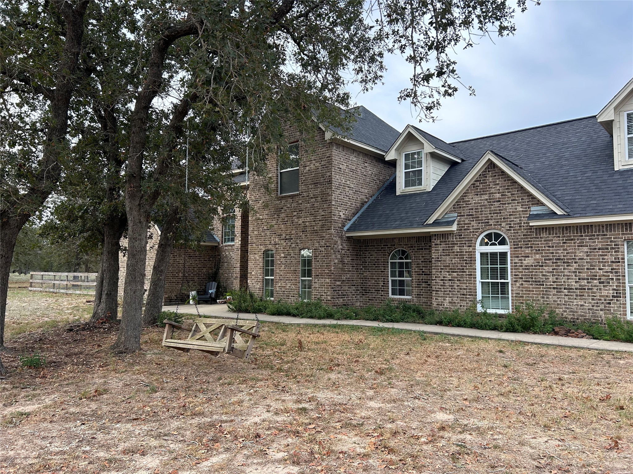 329 Flash Circle, Luling, TX 78629 — photo 2