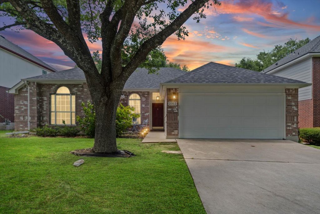 2312 Mockingbird Dr — photo