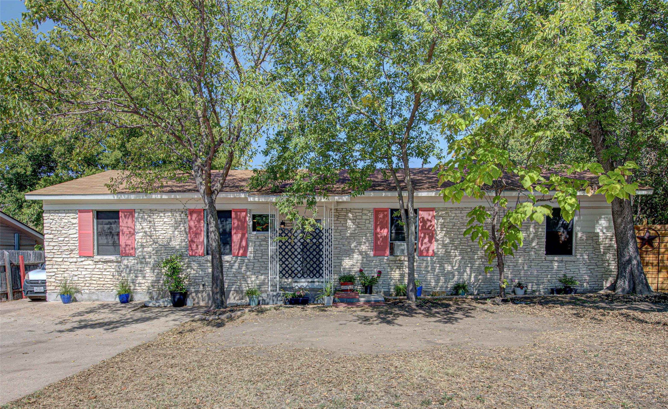 110 W Saint Johns Ave — photo