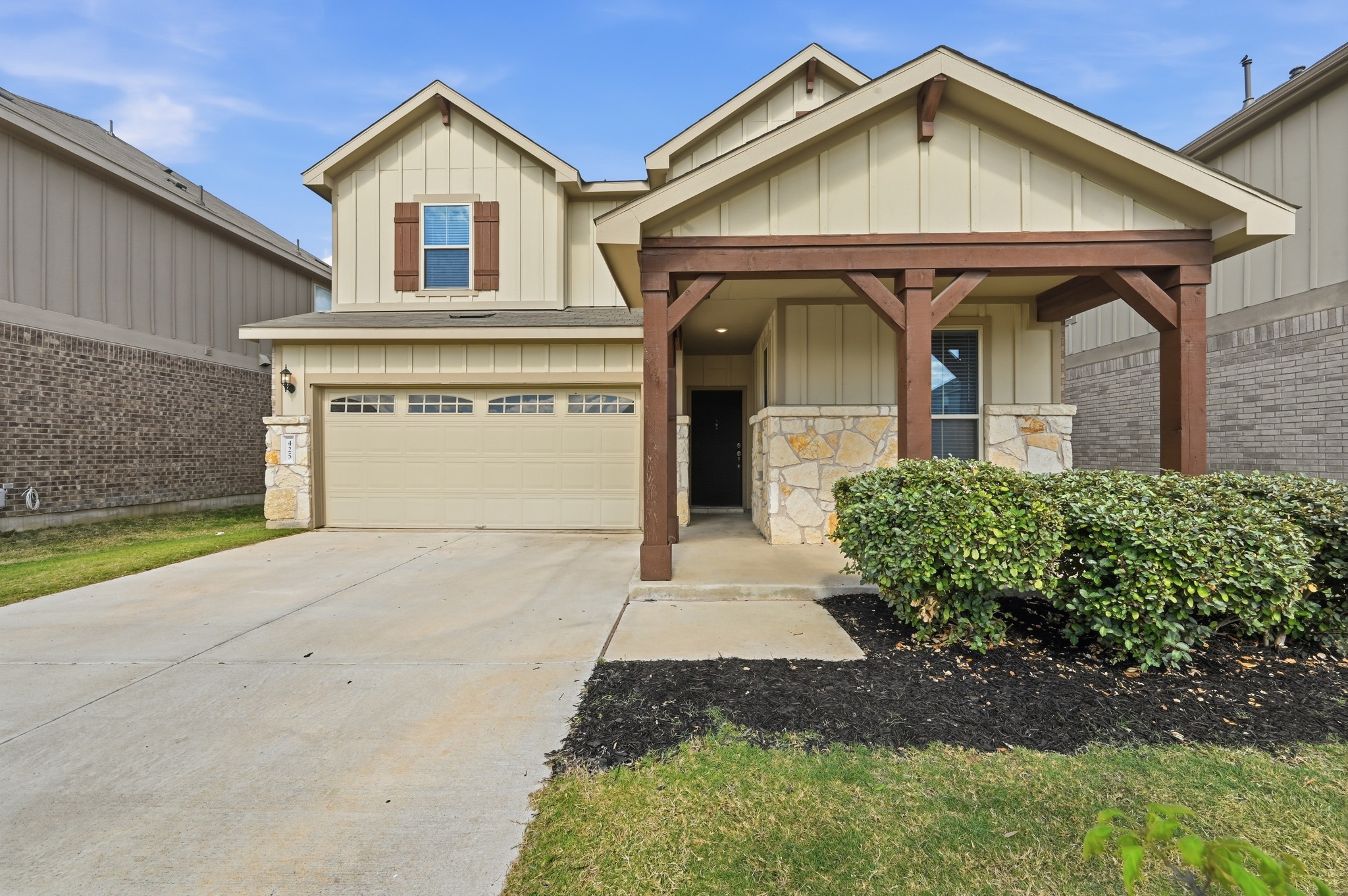 425 Purple Heart Dr — photo