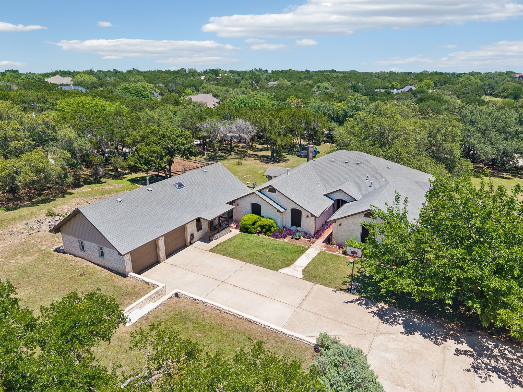 401 Twin Springs Rd — photo