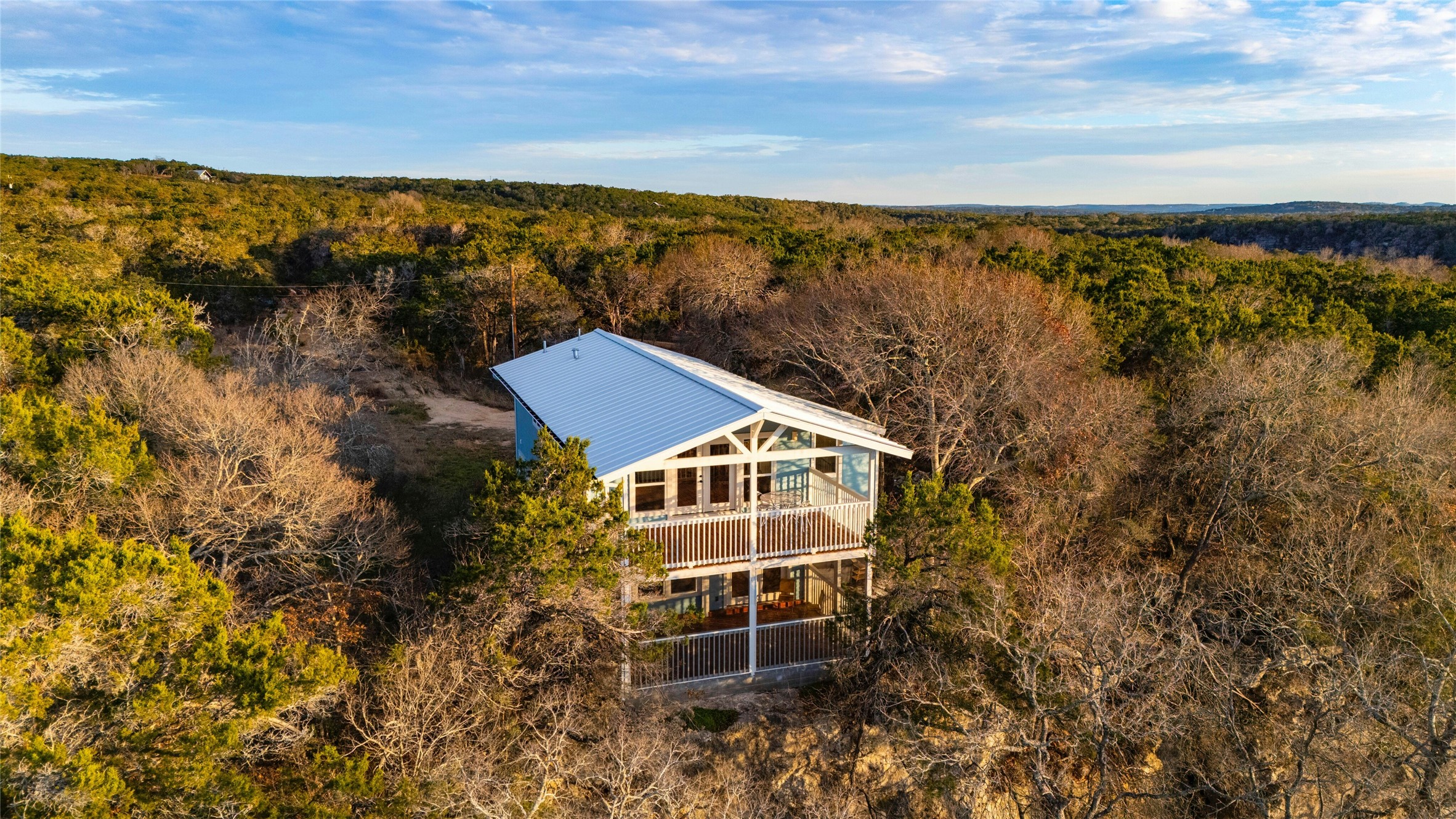 550 Cliffside Road, Wimberley, TX 78676 — photo 2
