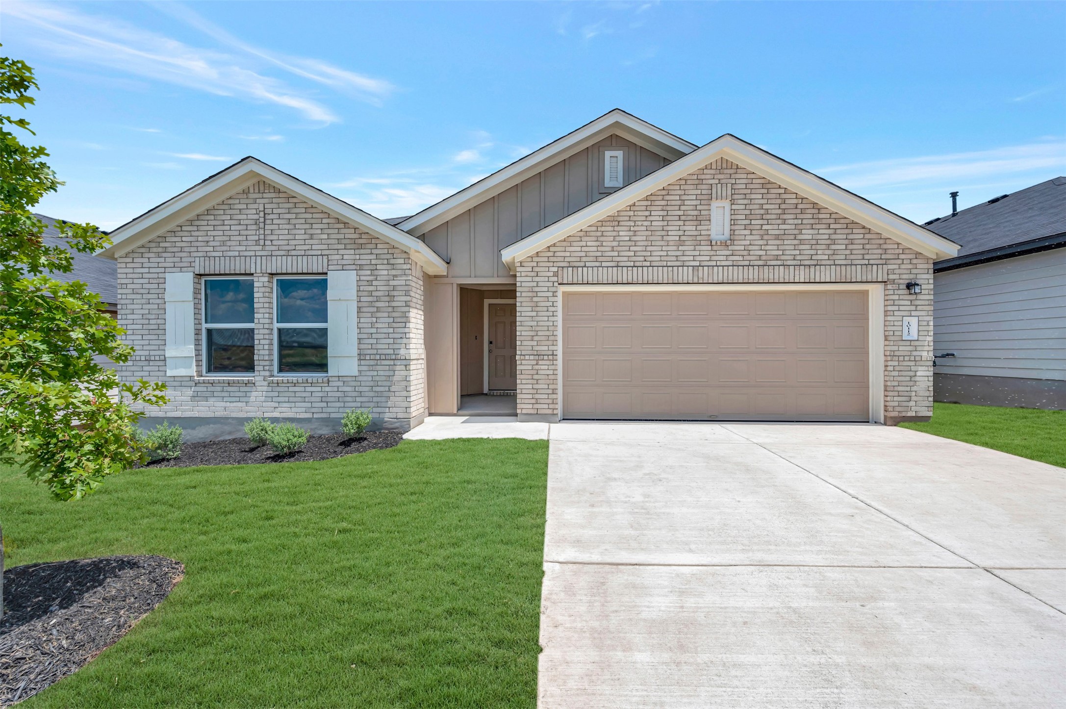 10112 Majestic Hawk Way — photo