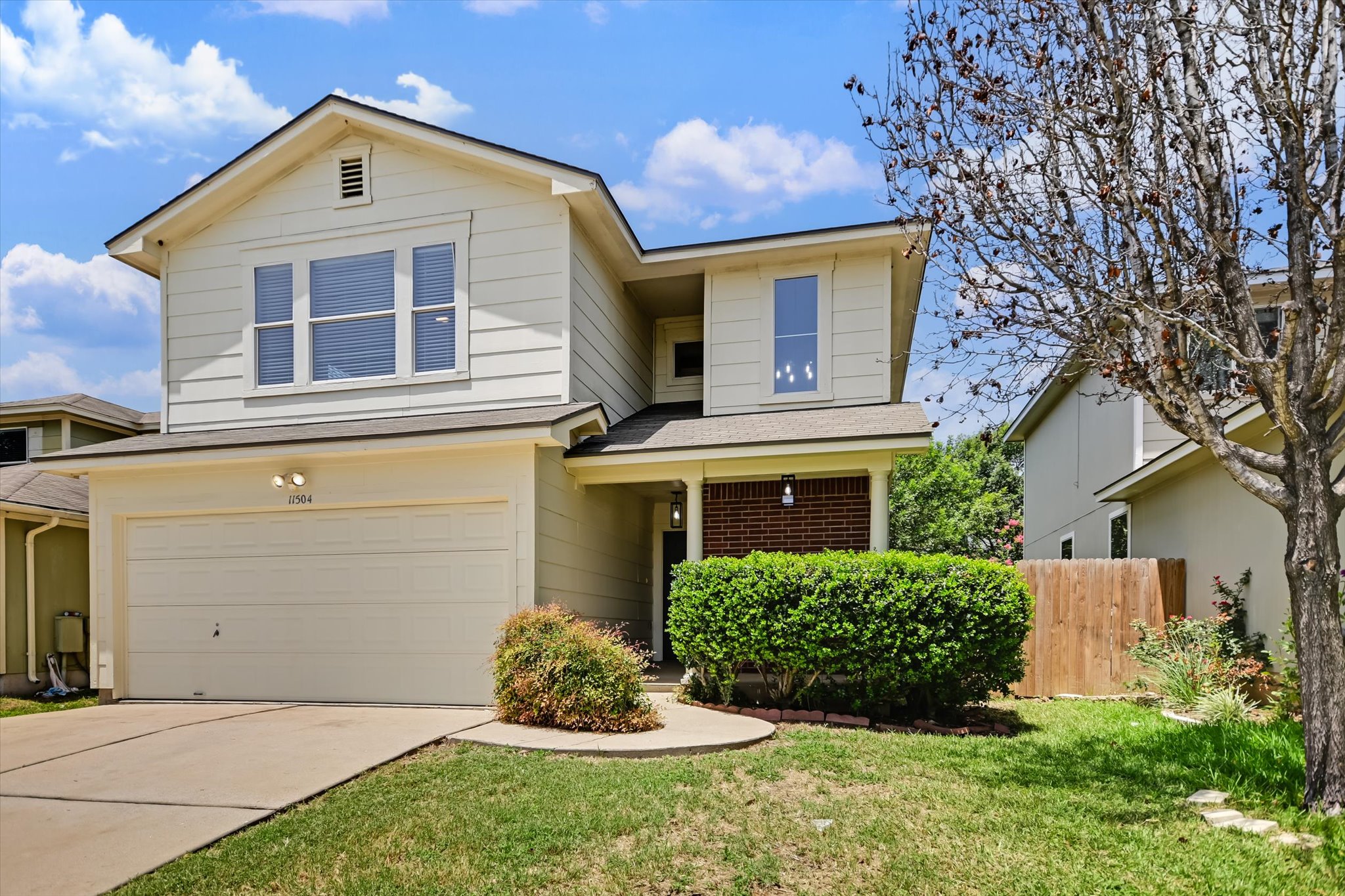 11504 Robert Wooding Dr — photo