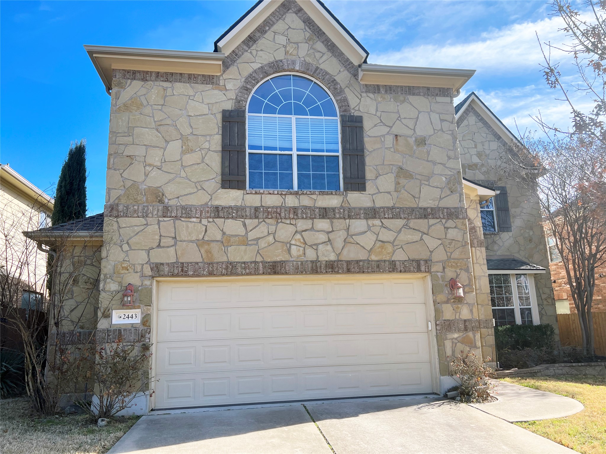 2443 Salorn Way — photo