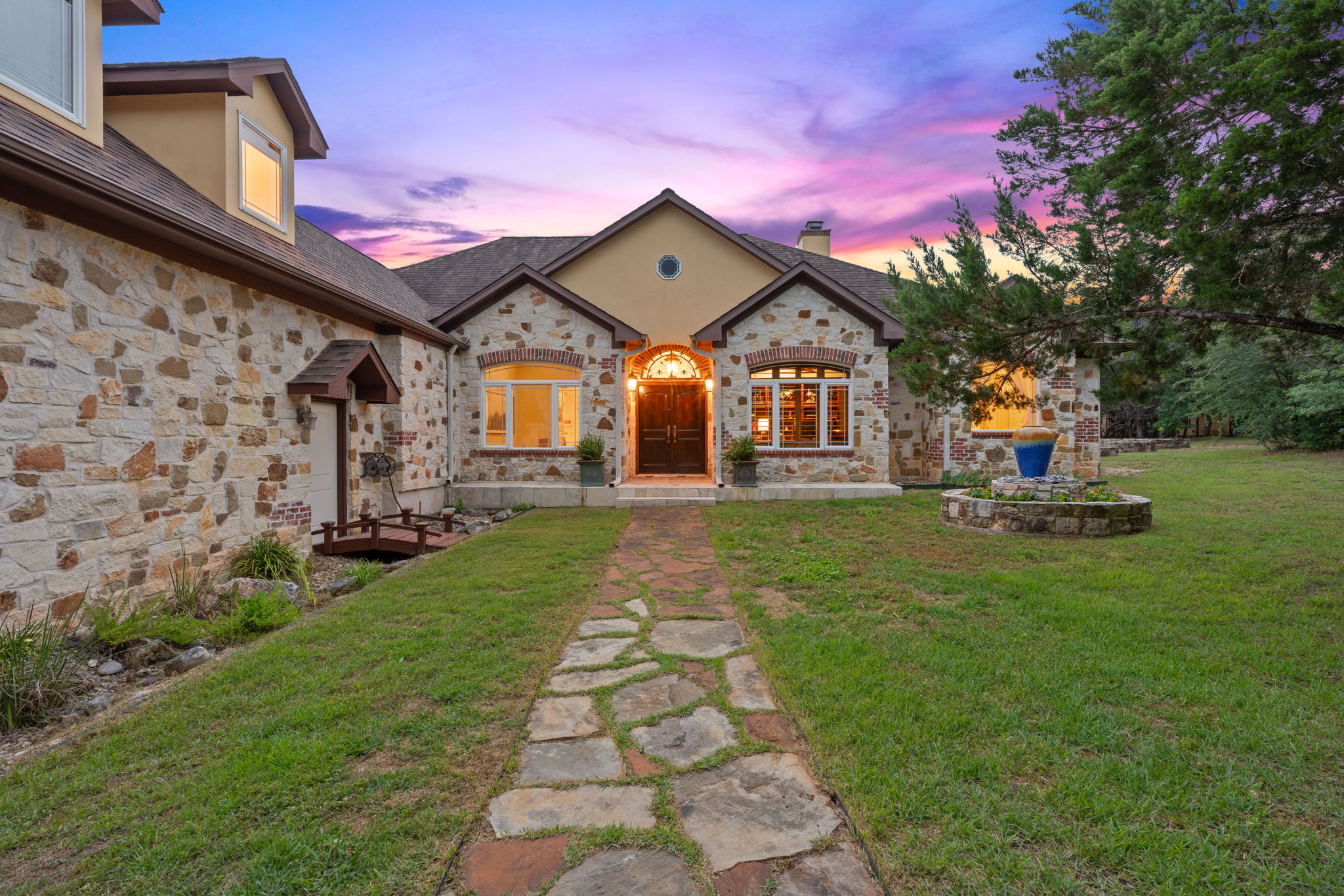 8121 Bluff Trl — photo