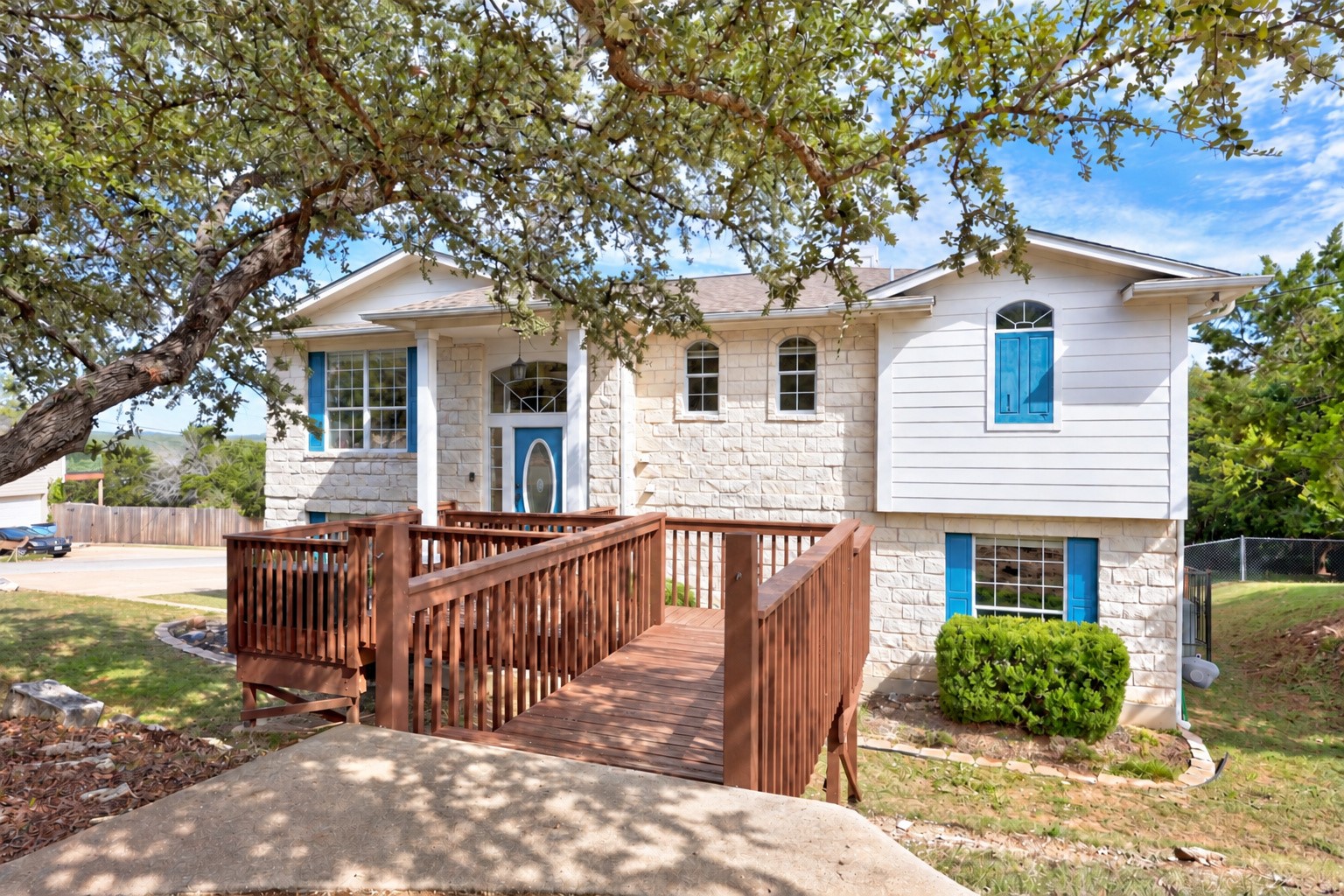 21338 Mount View Dr — photo