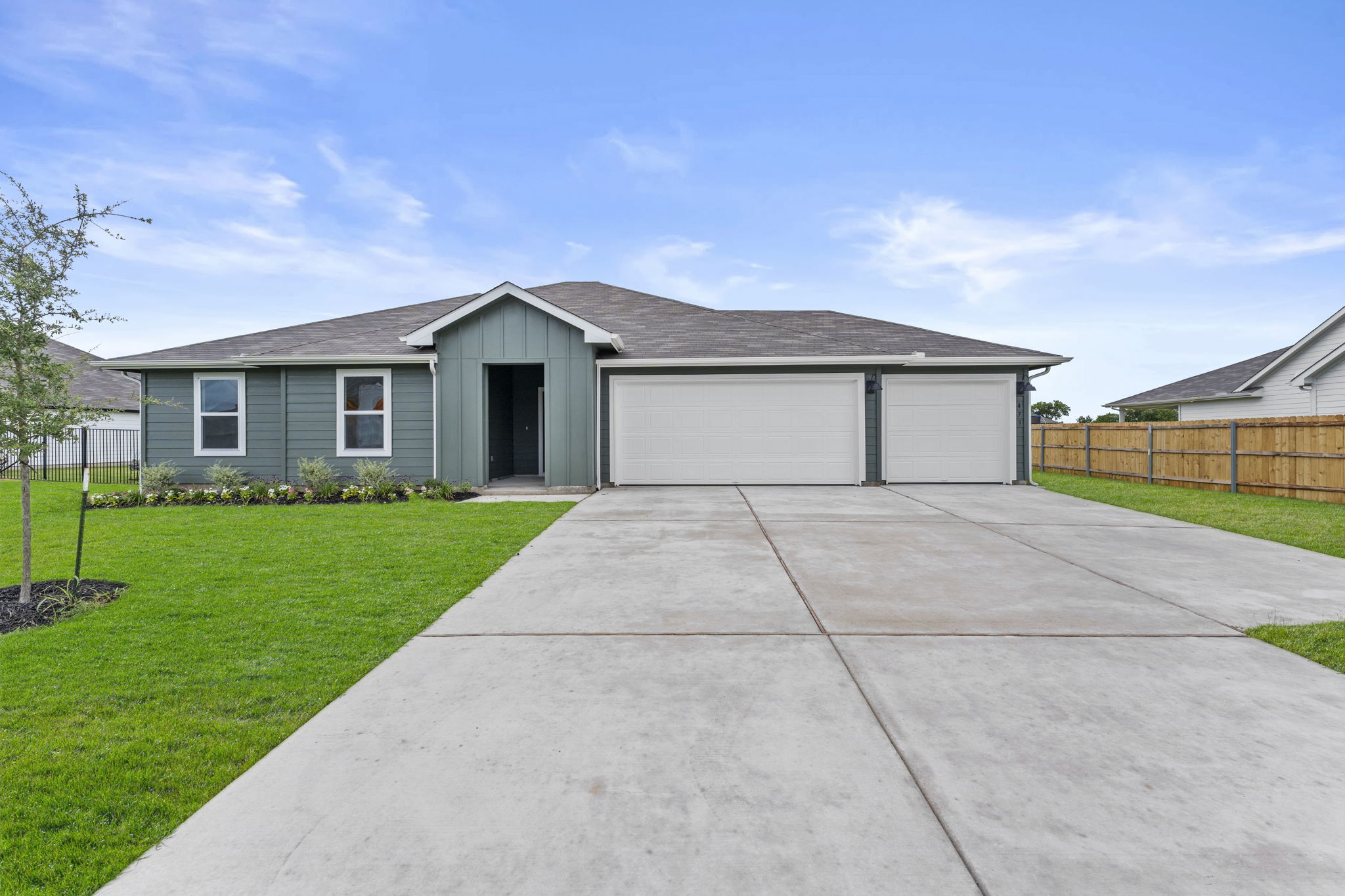 473 Atticus CV — photo