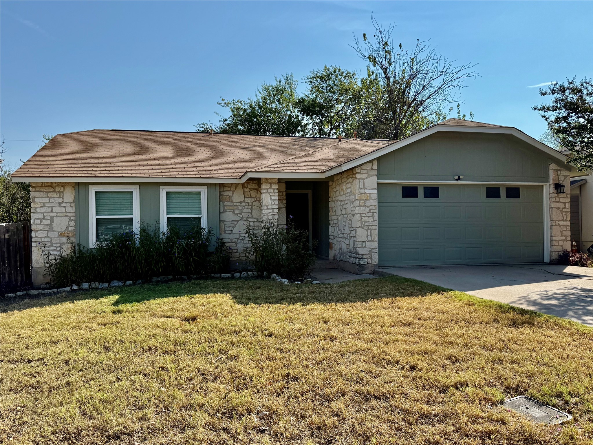 2107 Whispering Dr — photo