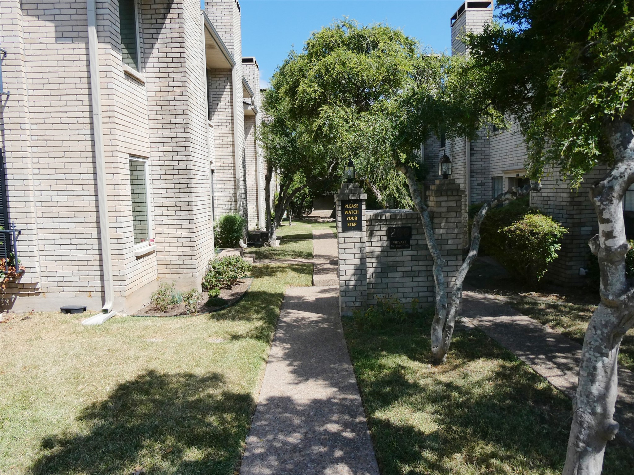 8400 Jamestown Dr 204 — photo