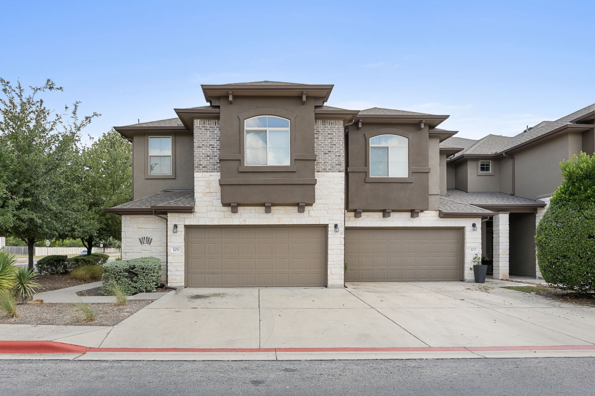 2880 Donnell Dr 101 — photo