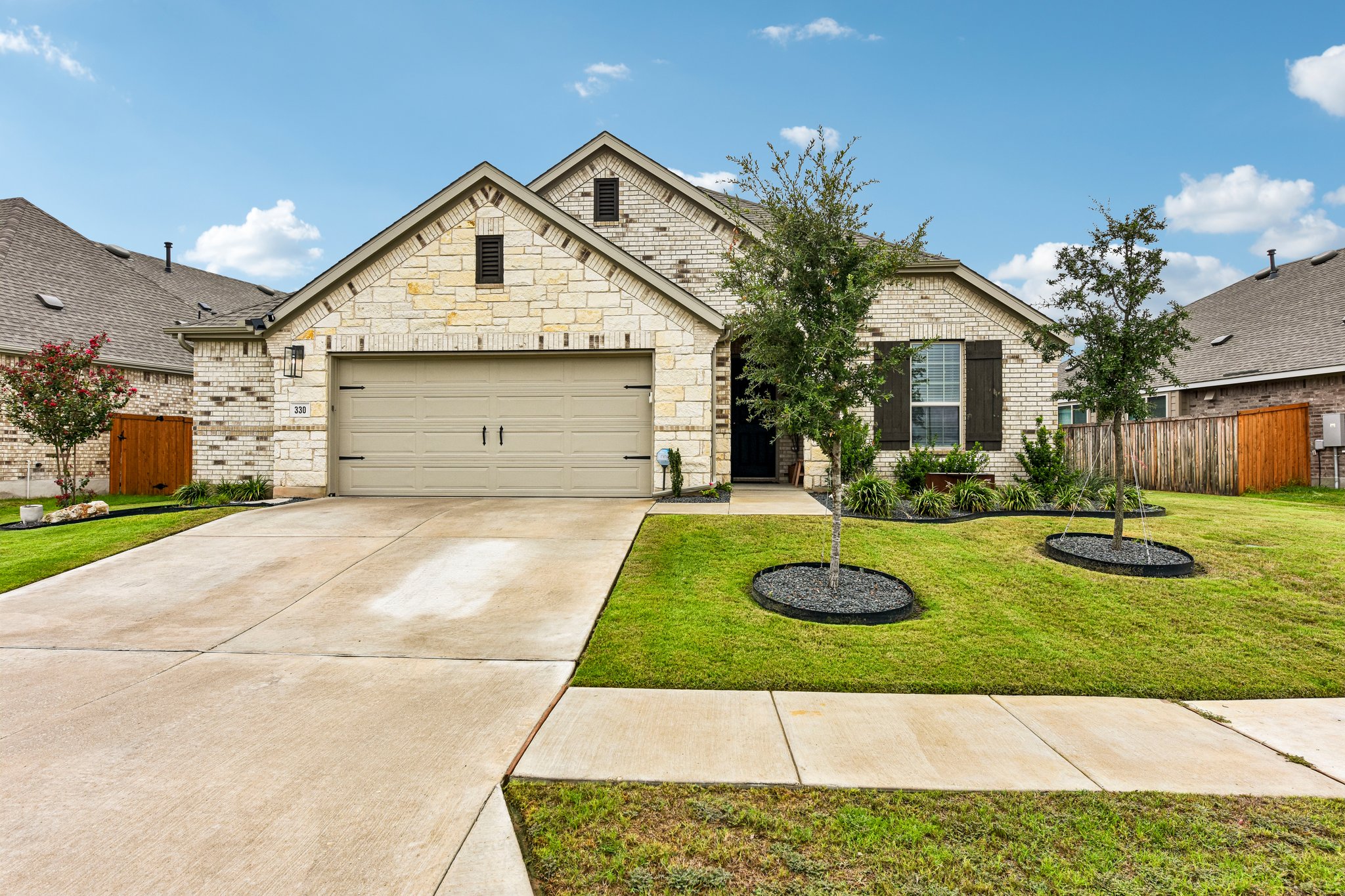 330 Bay Breeze Dr — photo