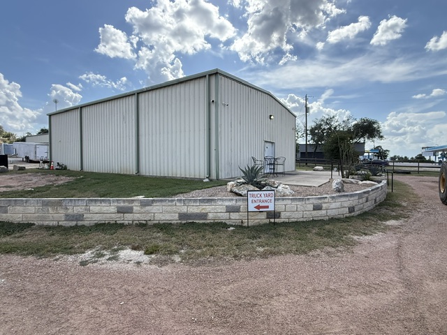 7748 E US Highway 290 1 — photo