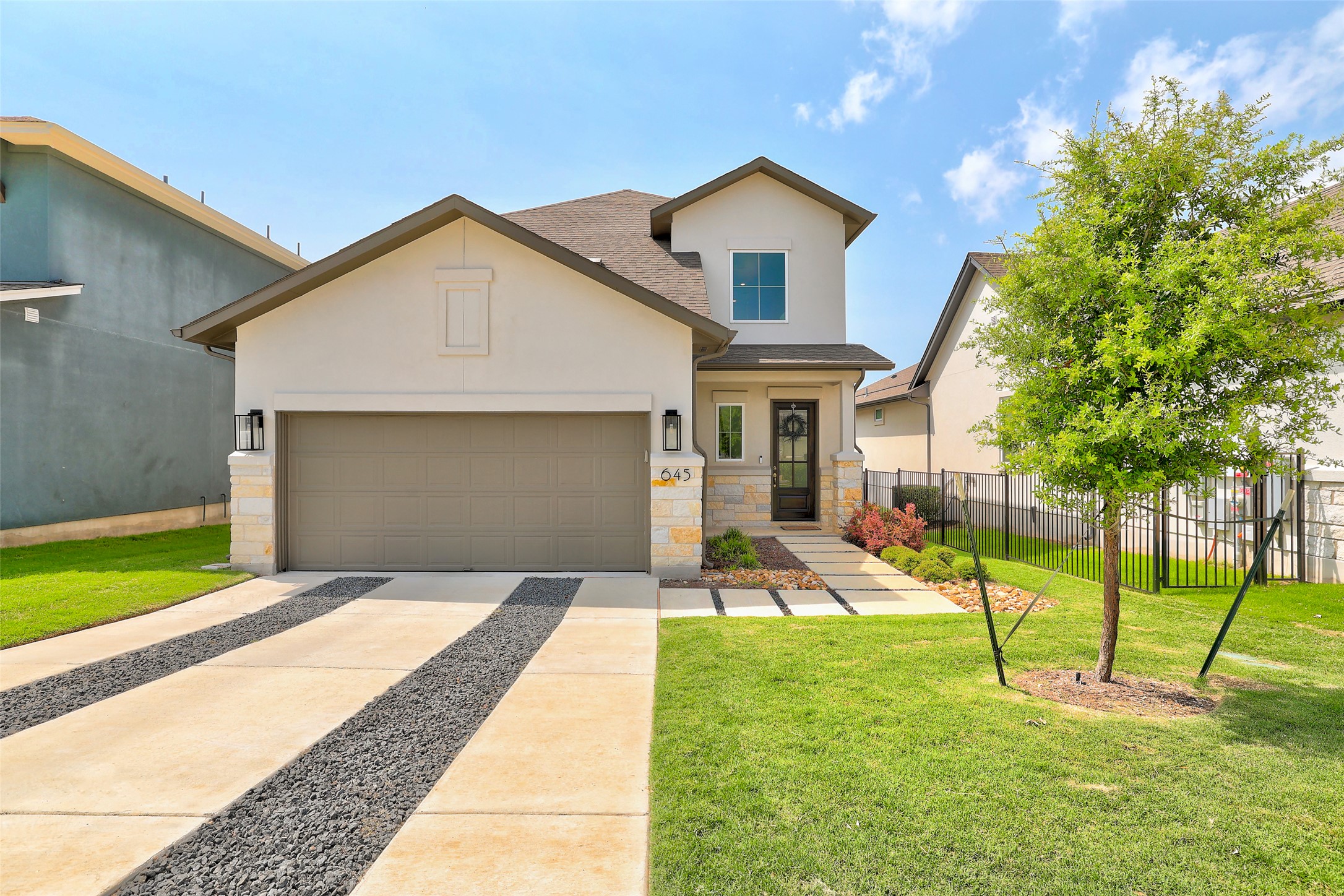 645 Treaty Oak Dr — photo