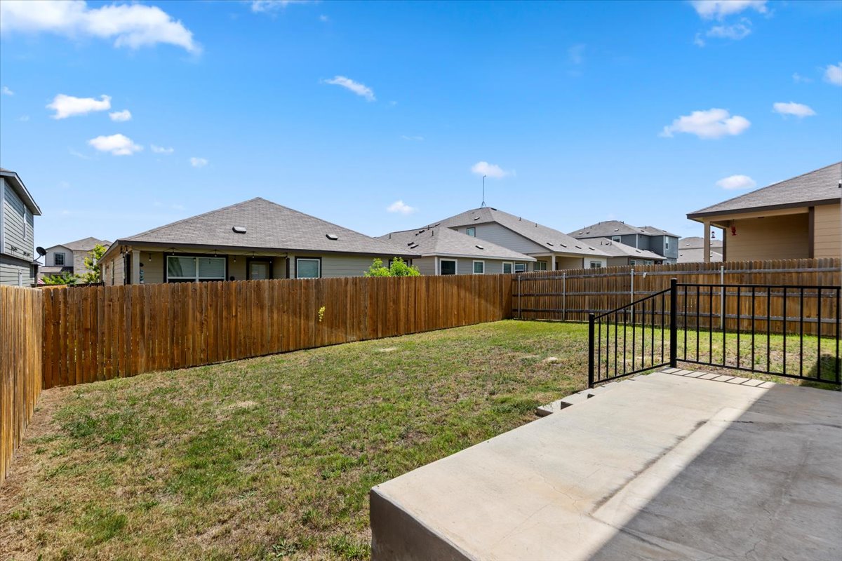 448 Perfect World Loop, Jarrell, TX 76537 — photo 3