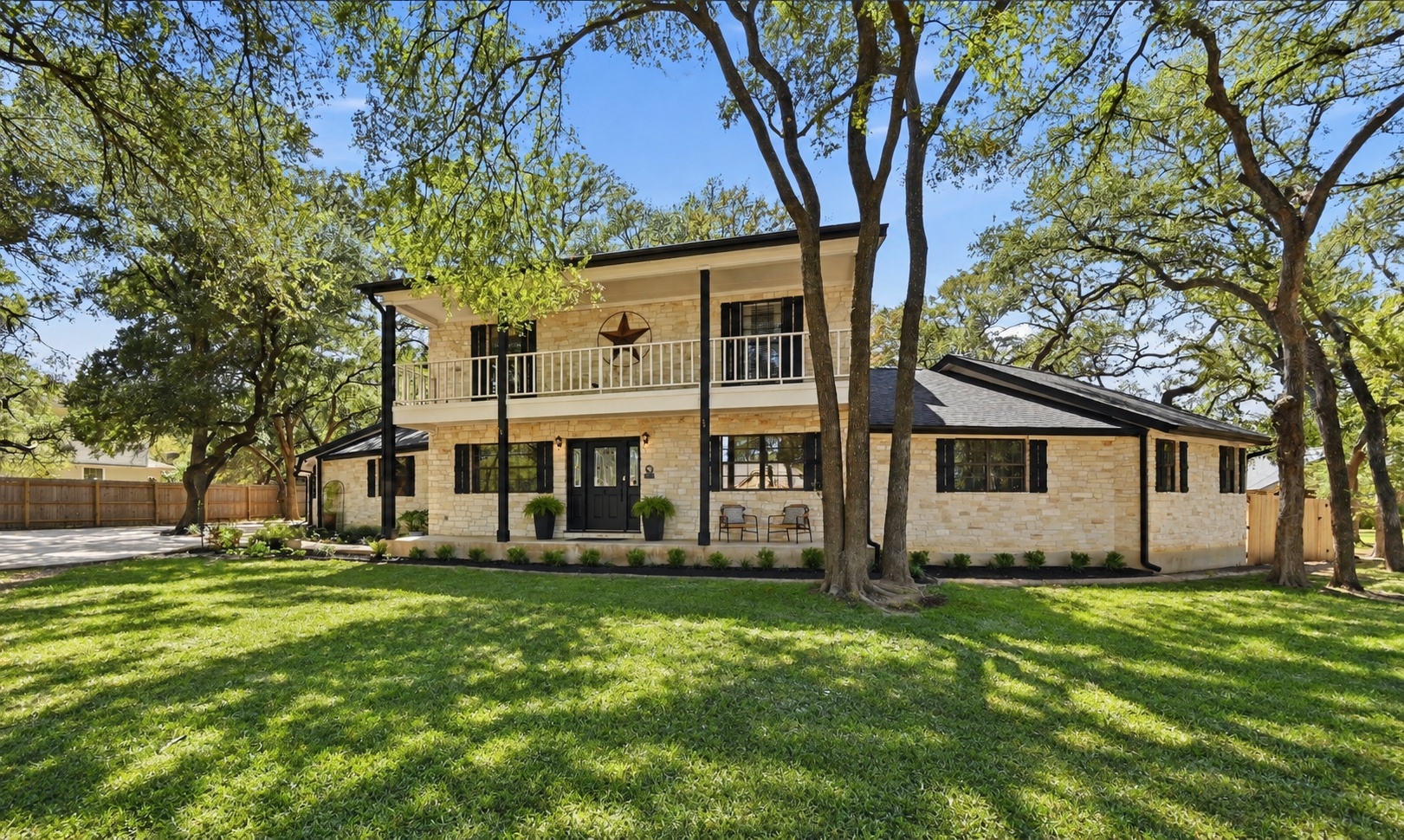 224 Maple Dr — photo