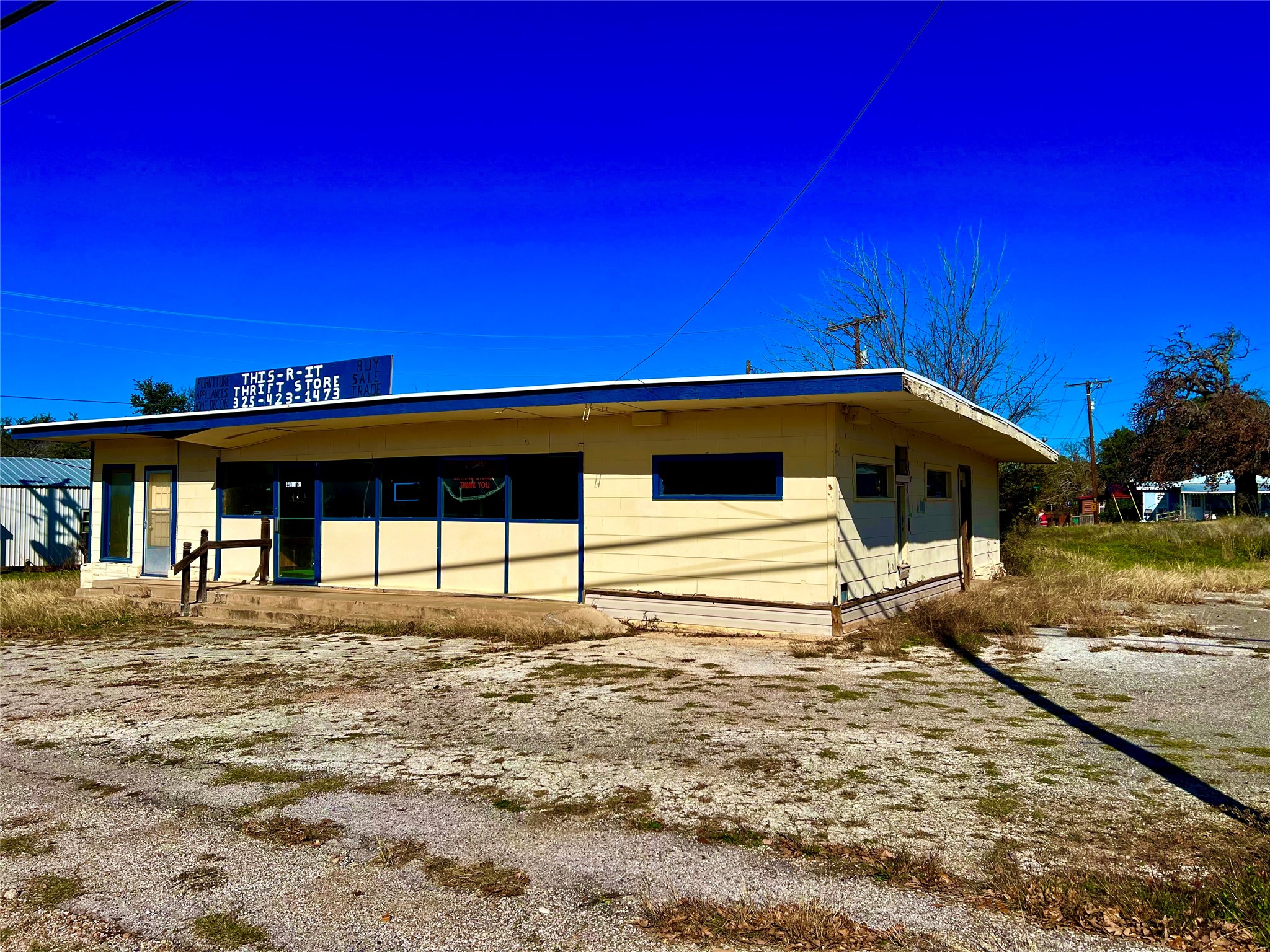 220 Hwy 261 — photo