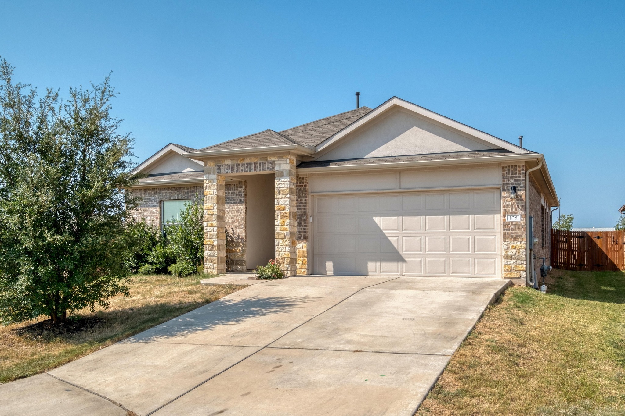 108 Kleberg Ct — photo