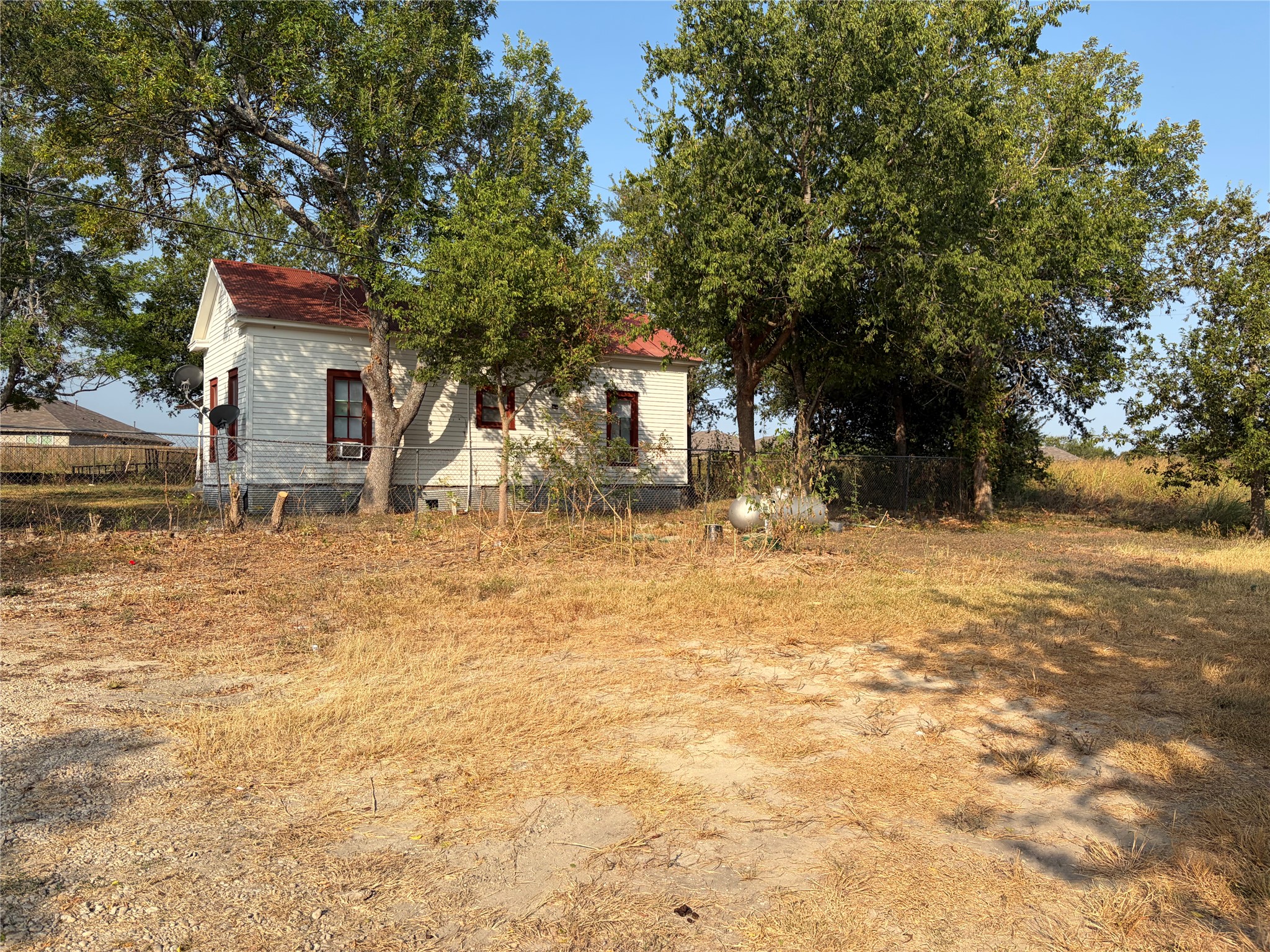 910 Bunton LN E, Kyle, TX 78640 — photo 2