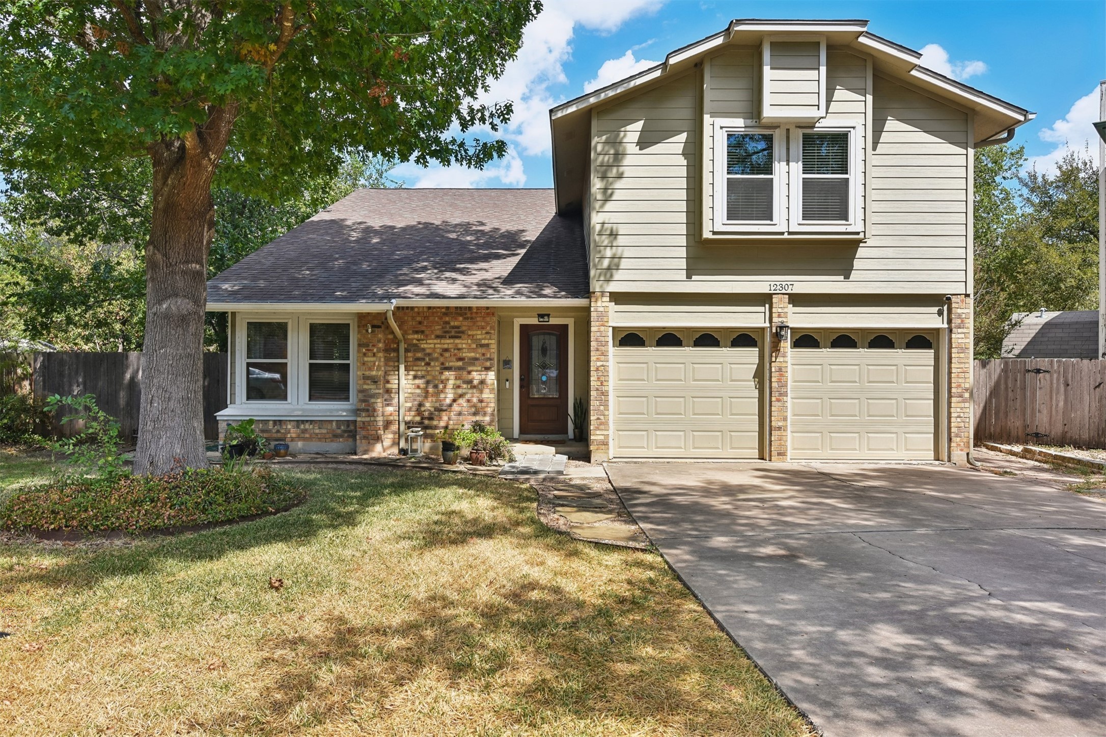 12307 Boneta CV — photo