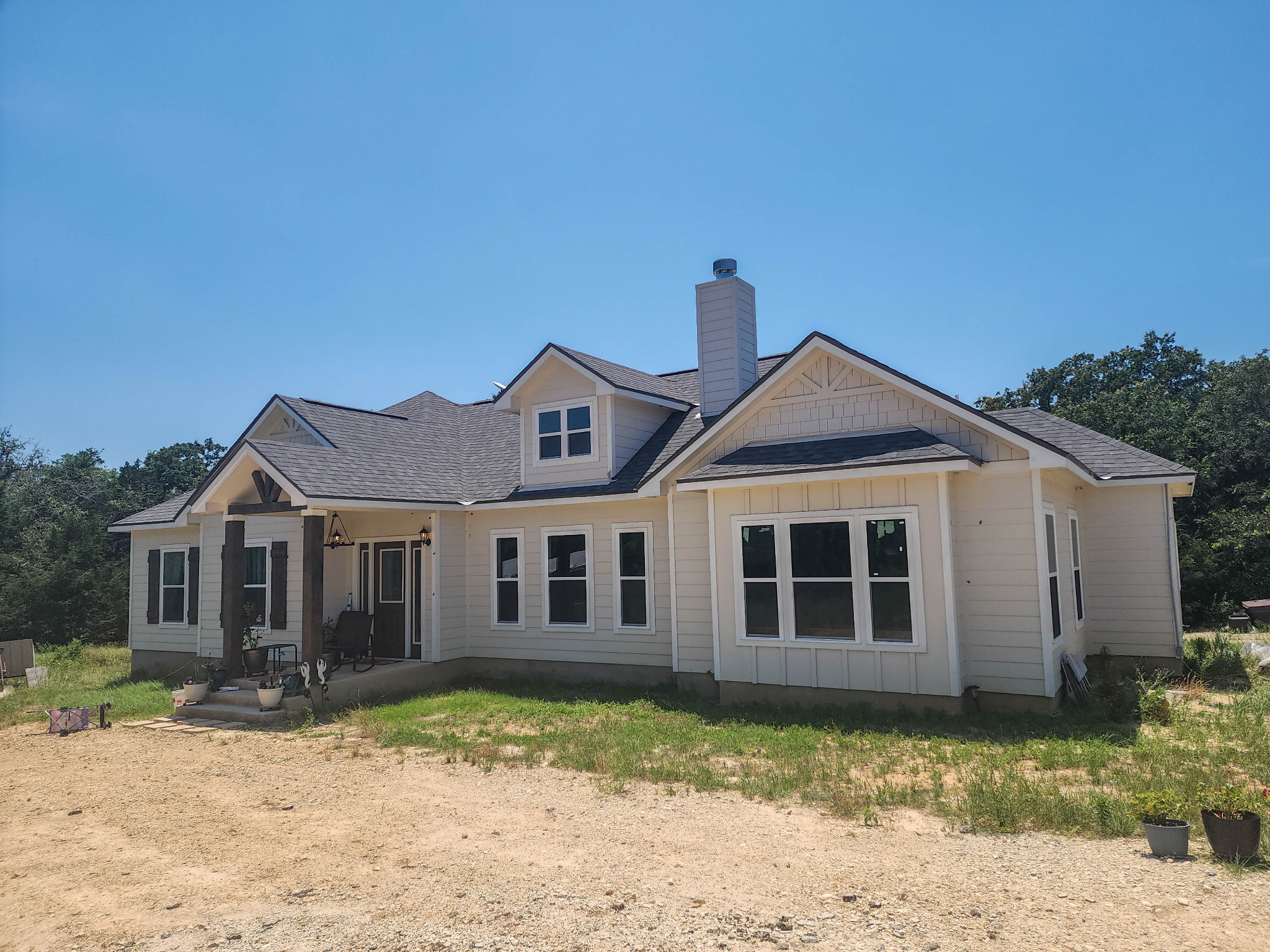 668 Fairview Dr — photo