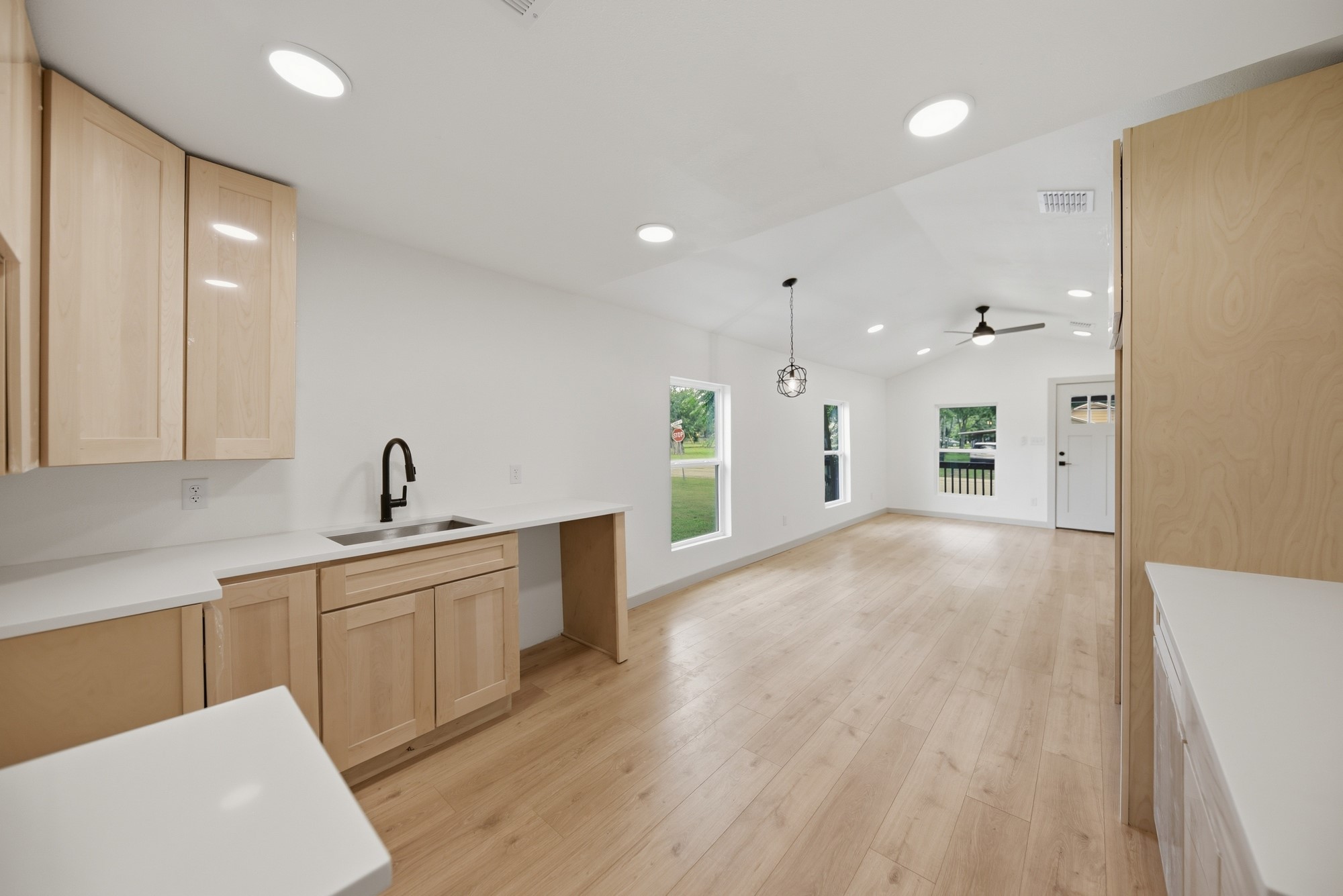 709 S Polk St — photo