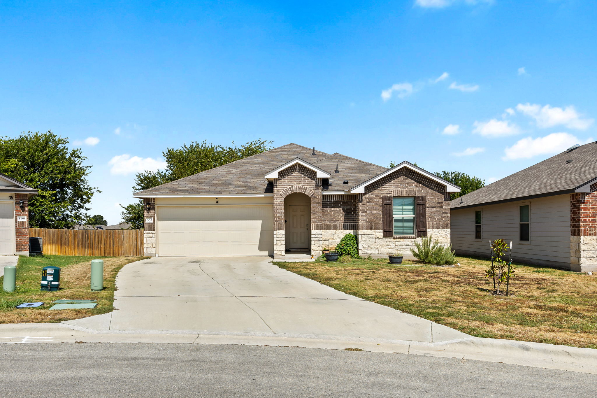 603 Taggart Trl — photo
