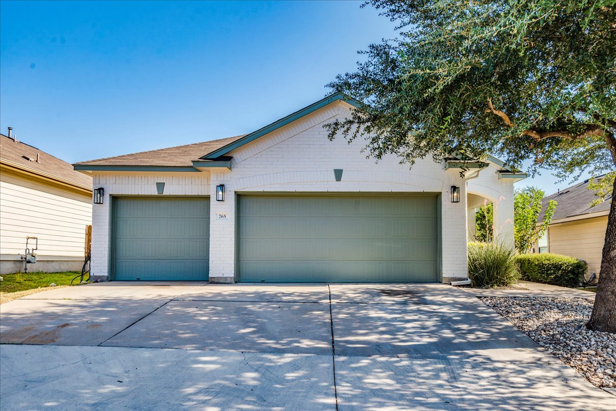 765 Reliance Dr — photo