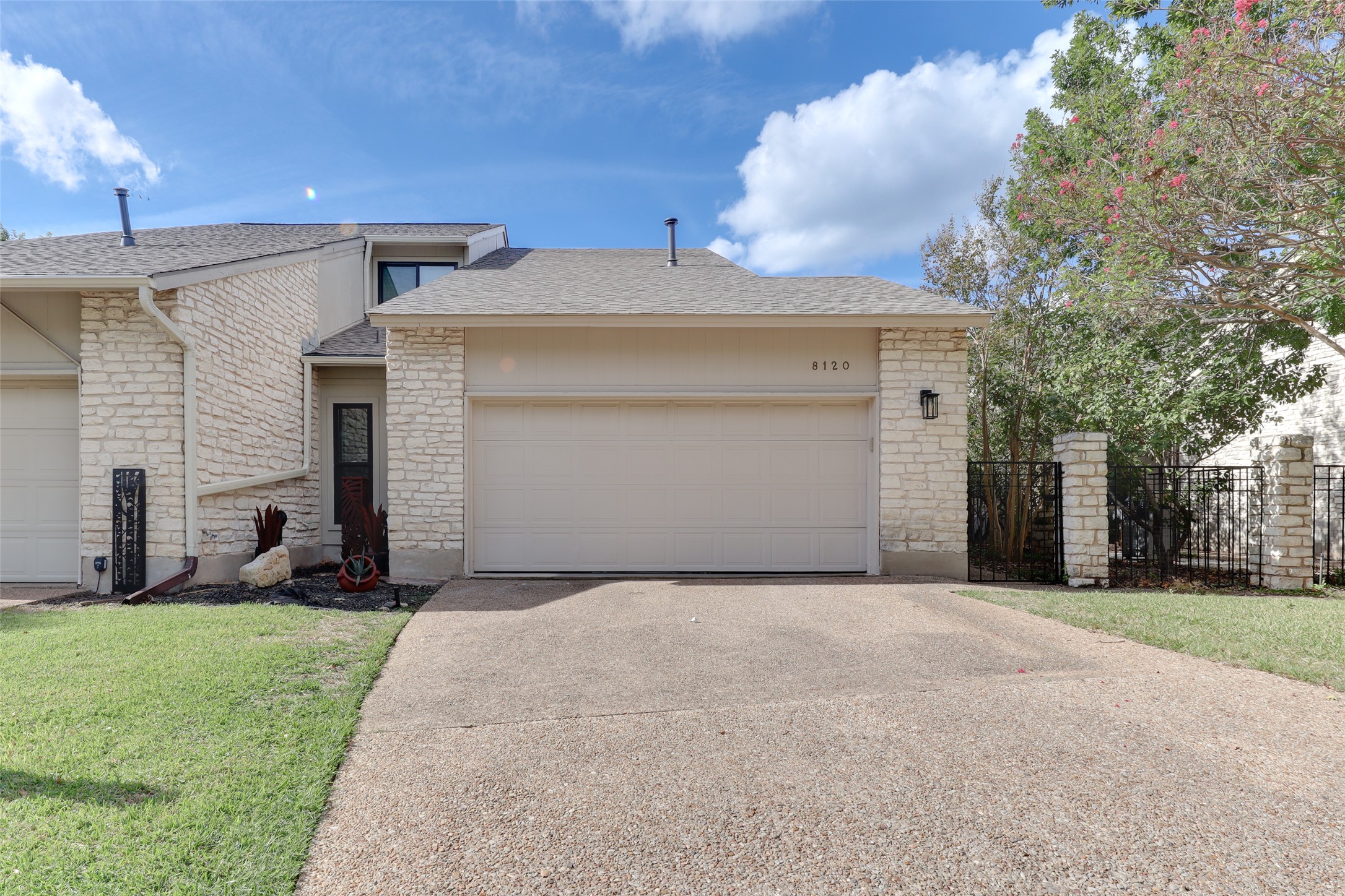 8120 Meandering Way — photo
