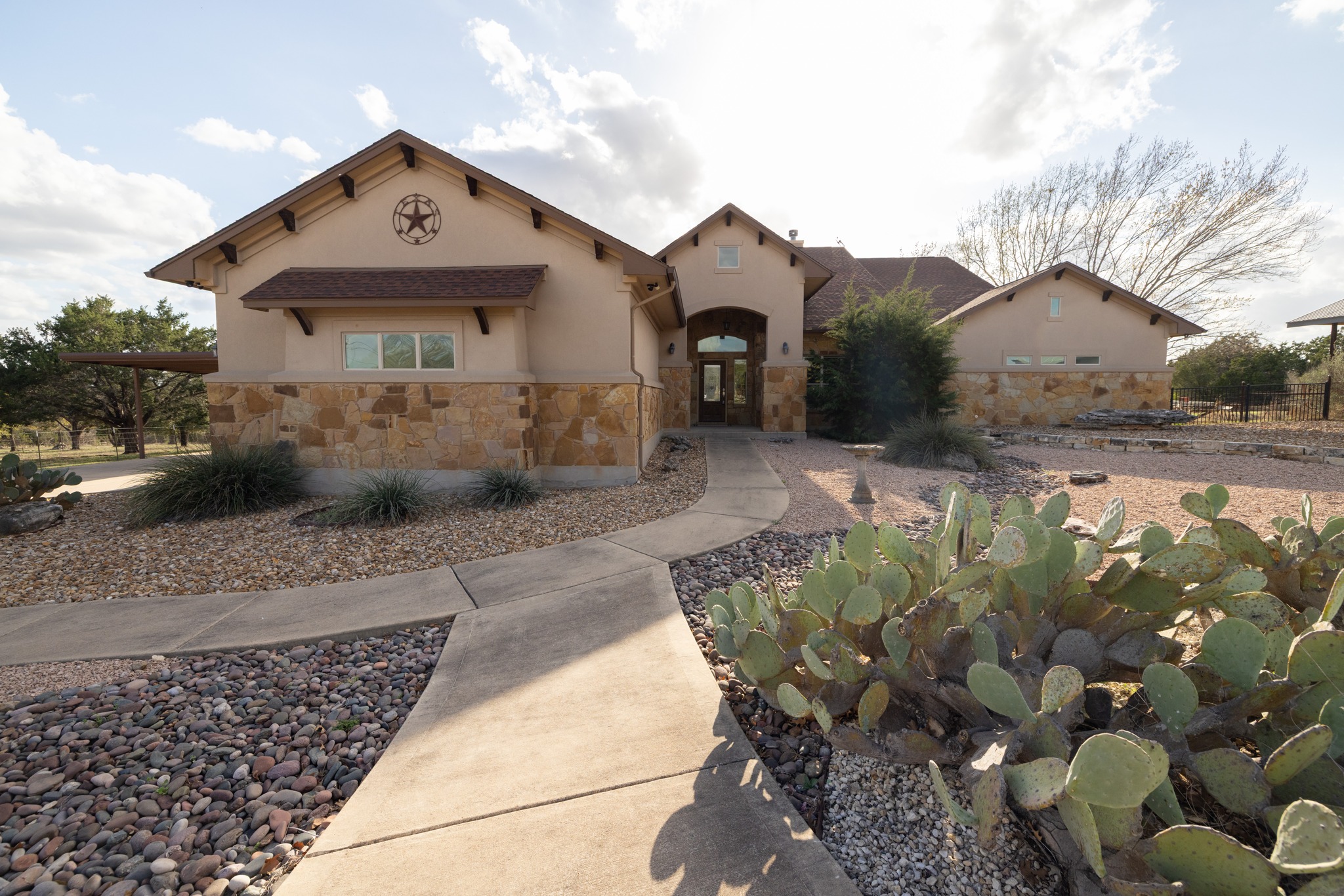 204 Skyline Rd — photo