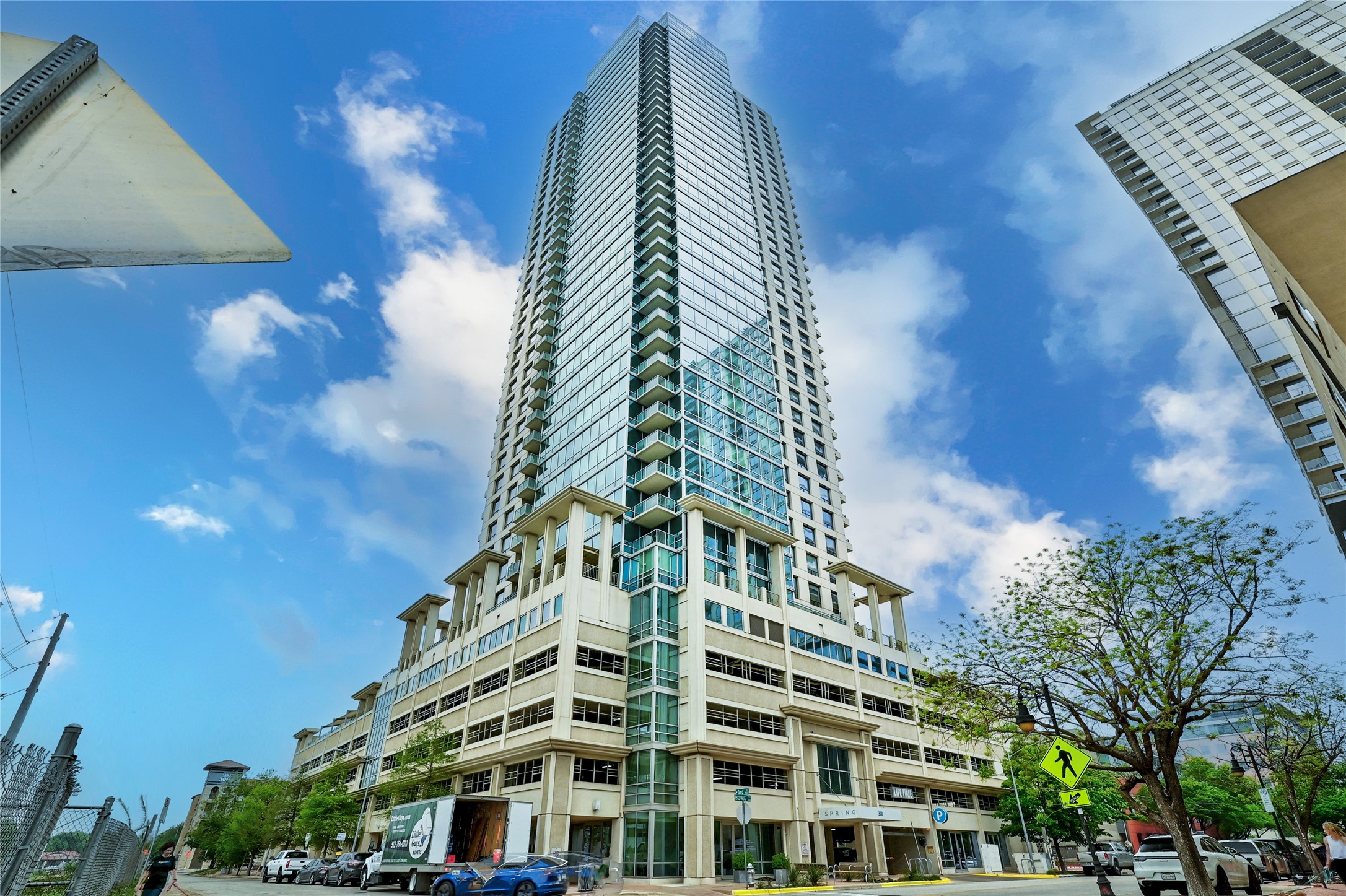 300 Bowie St 902 — photo
