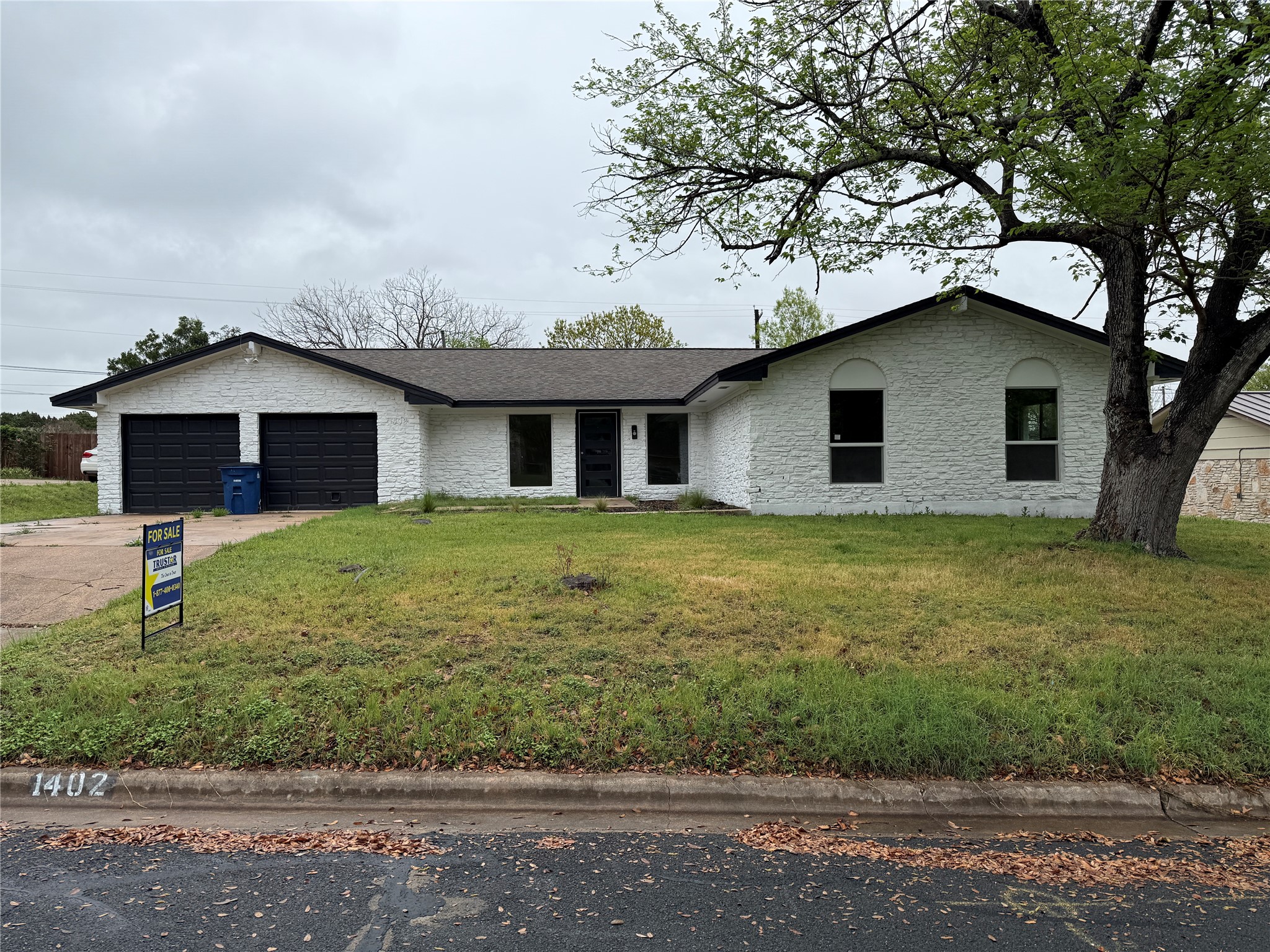 1402 Cardinal Hill Dr — photo