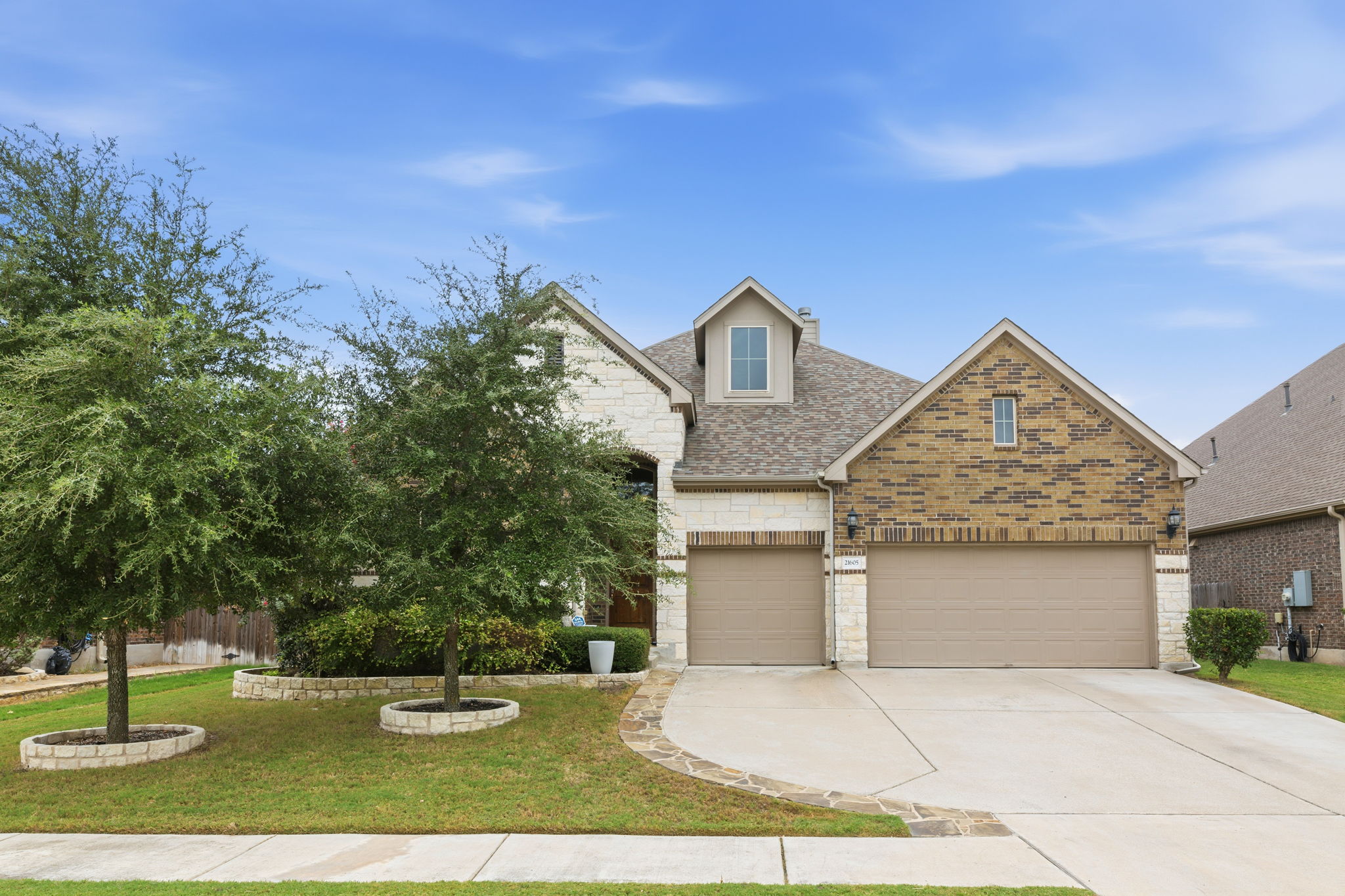 21605 Hines Ln — photo