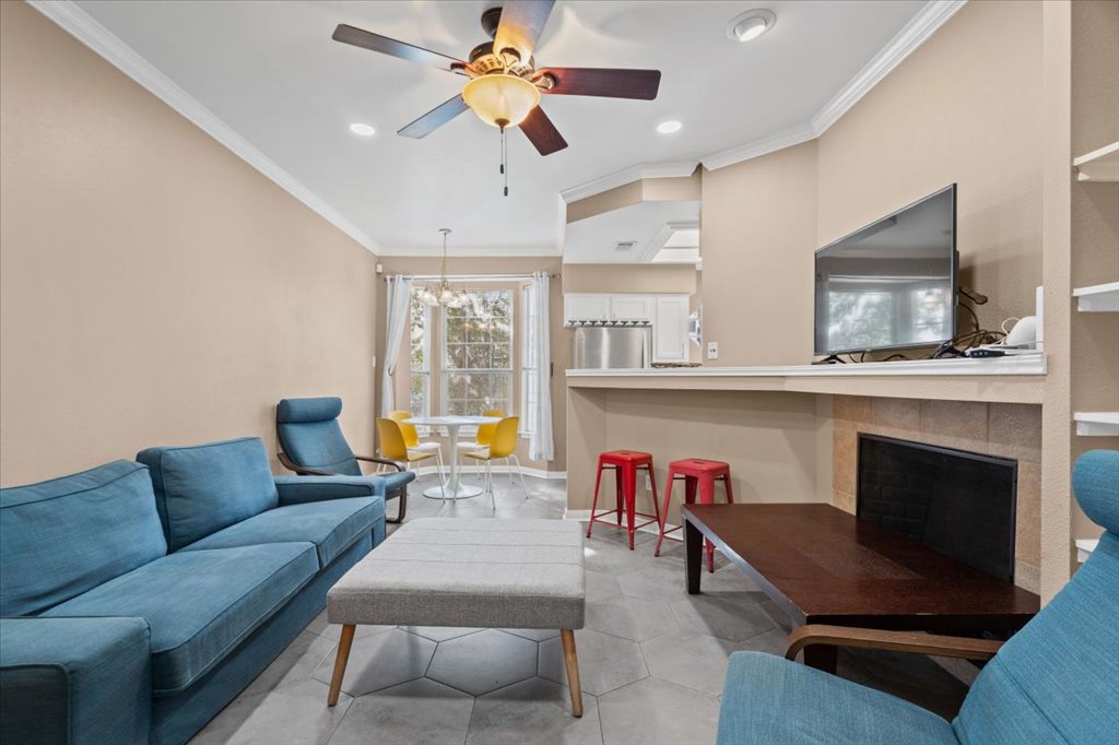 3111 Tom Green St 111 — photo