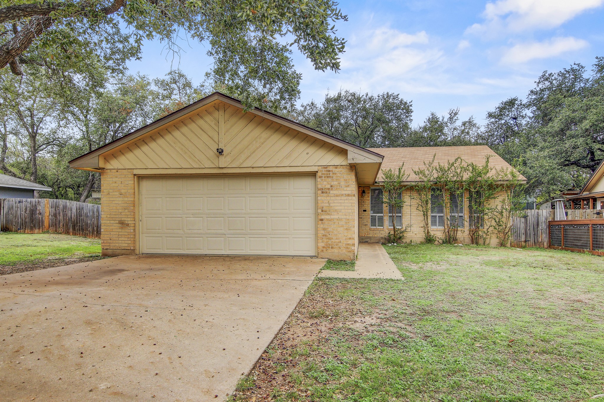 5626 Wagon Train Rd — photo