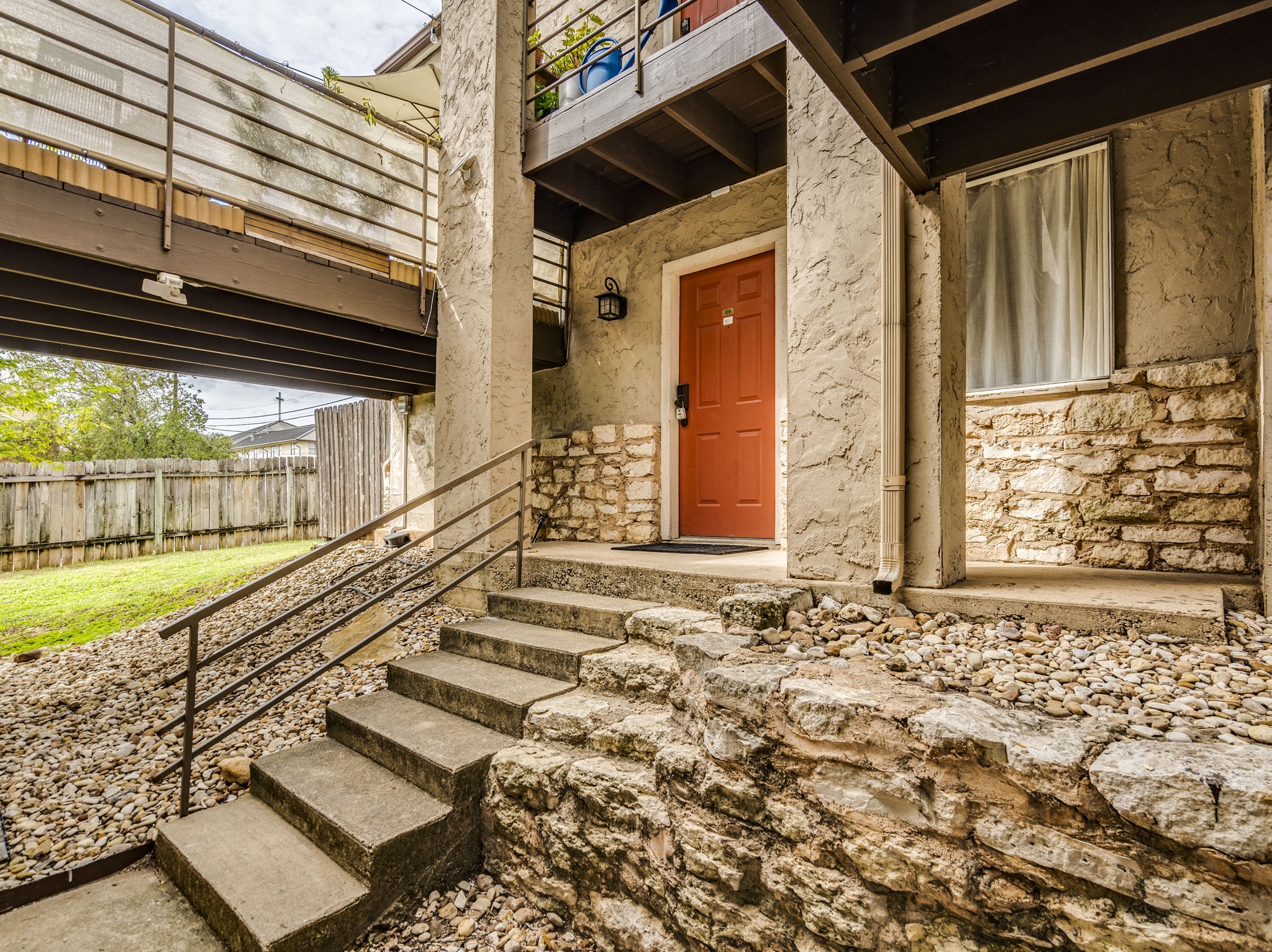 6810 Deatonhill Dr Unit 109 — photo