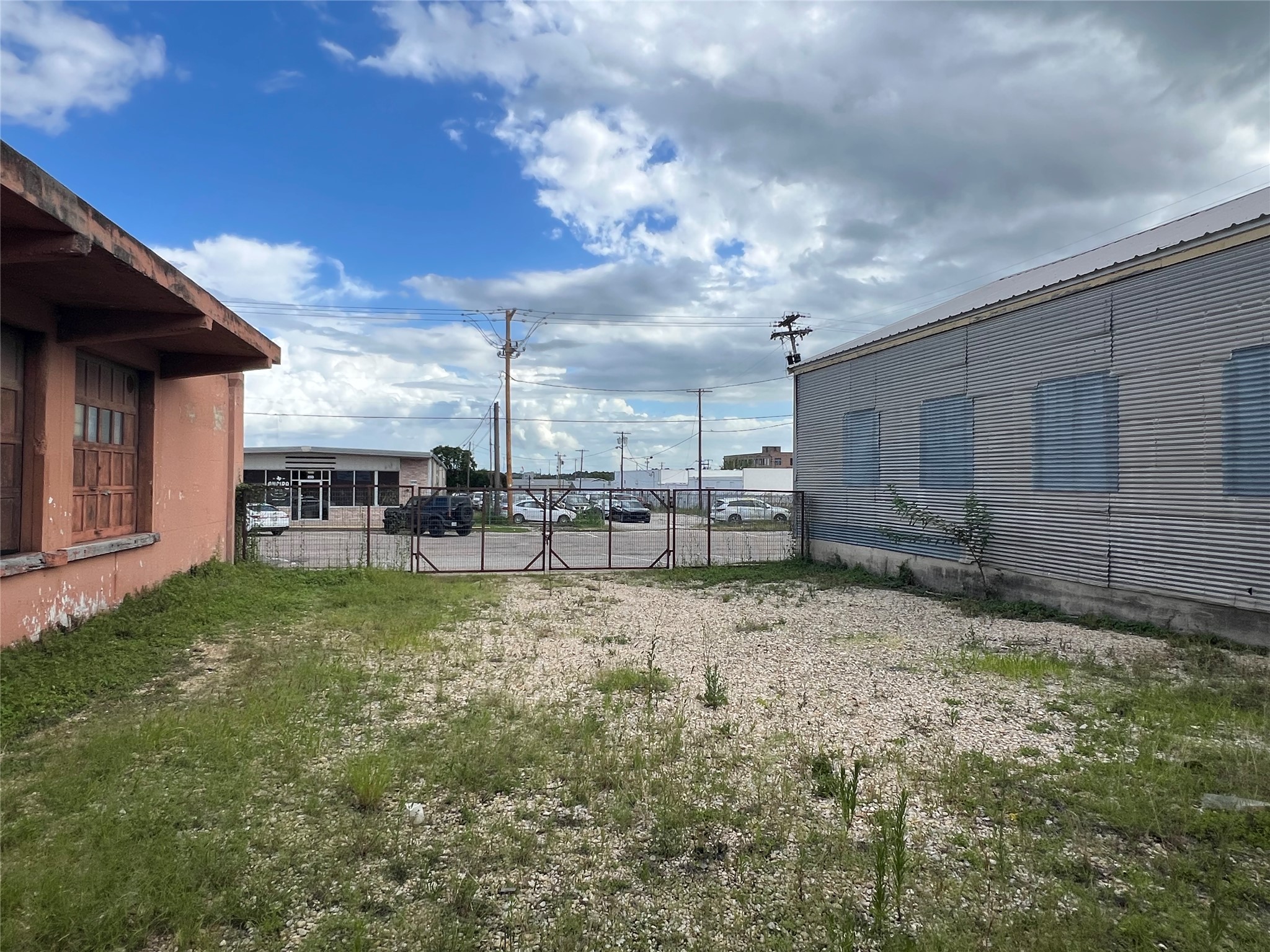 219 E 3rd Street, Taylor, TX 76574 — photo 3
