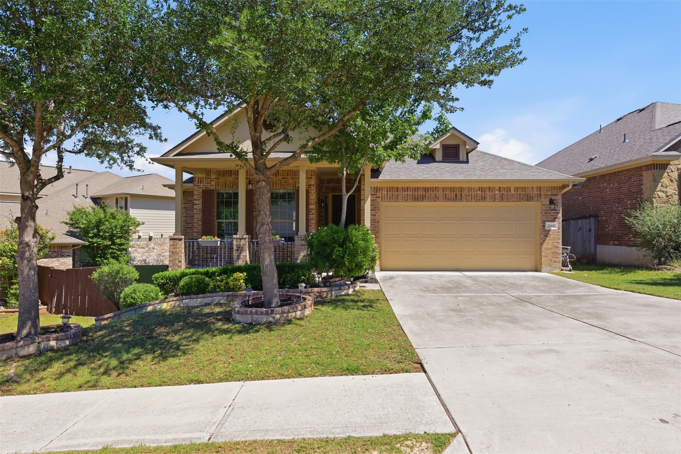 2144 Granite Hill Dr — photo