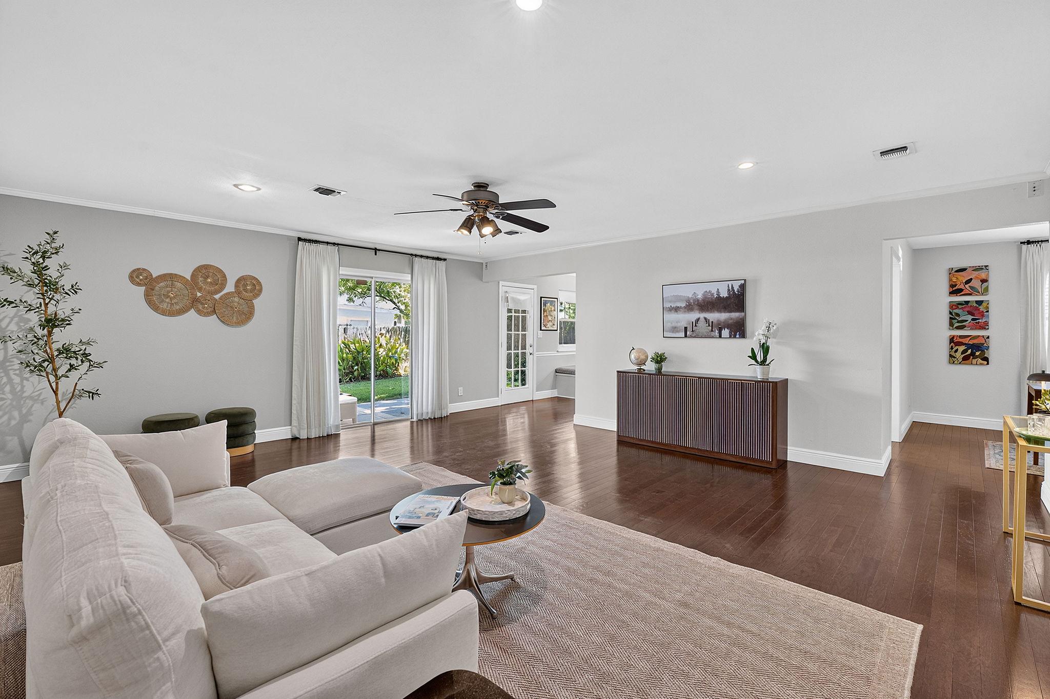 2114 Lanier Dr — photo