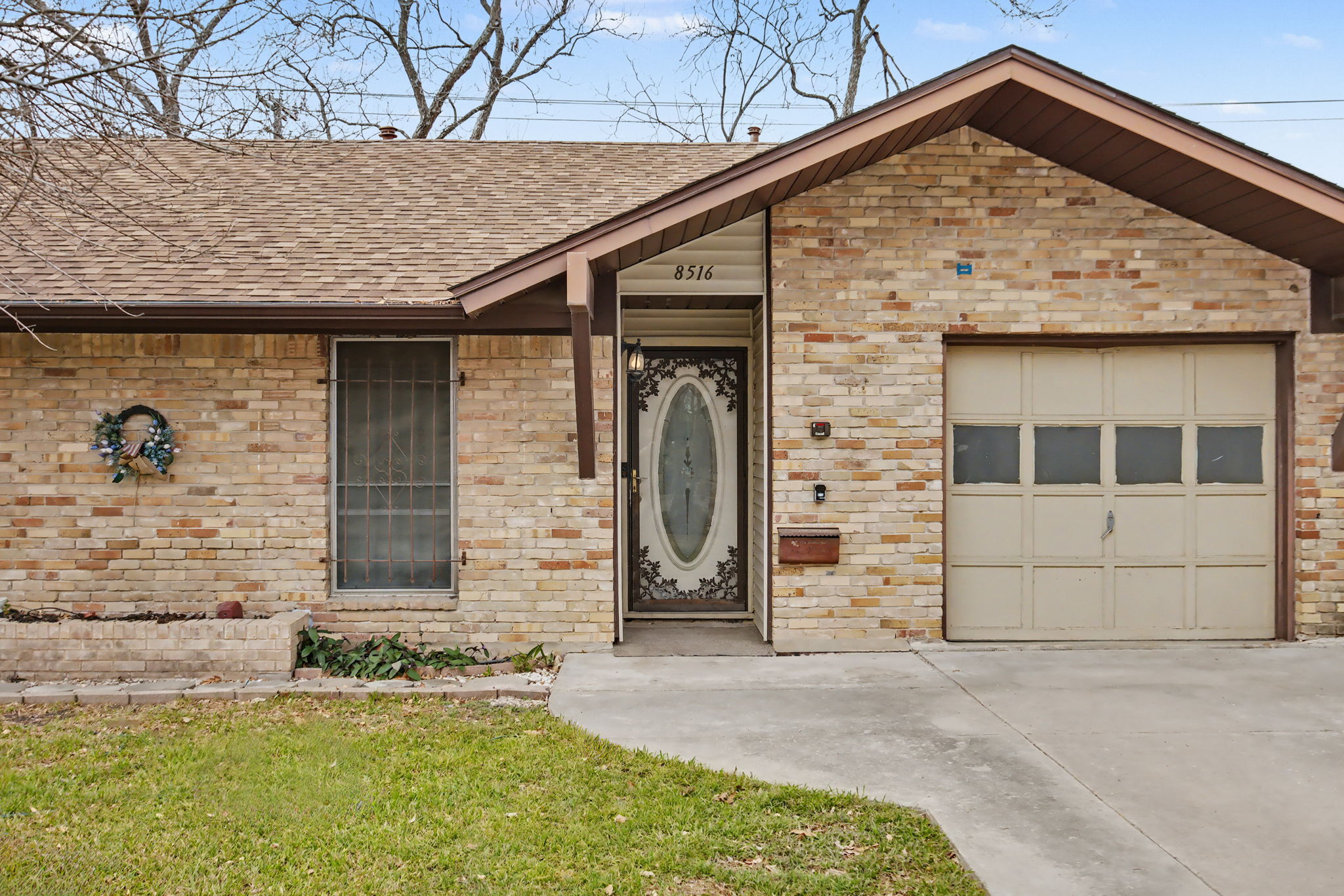 8516 Woodstone Dr — photo