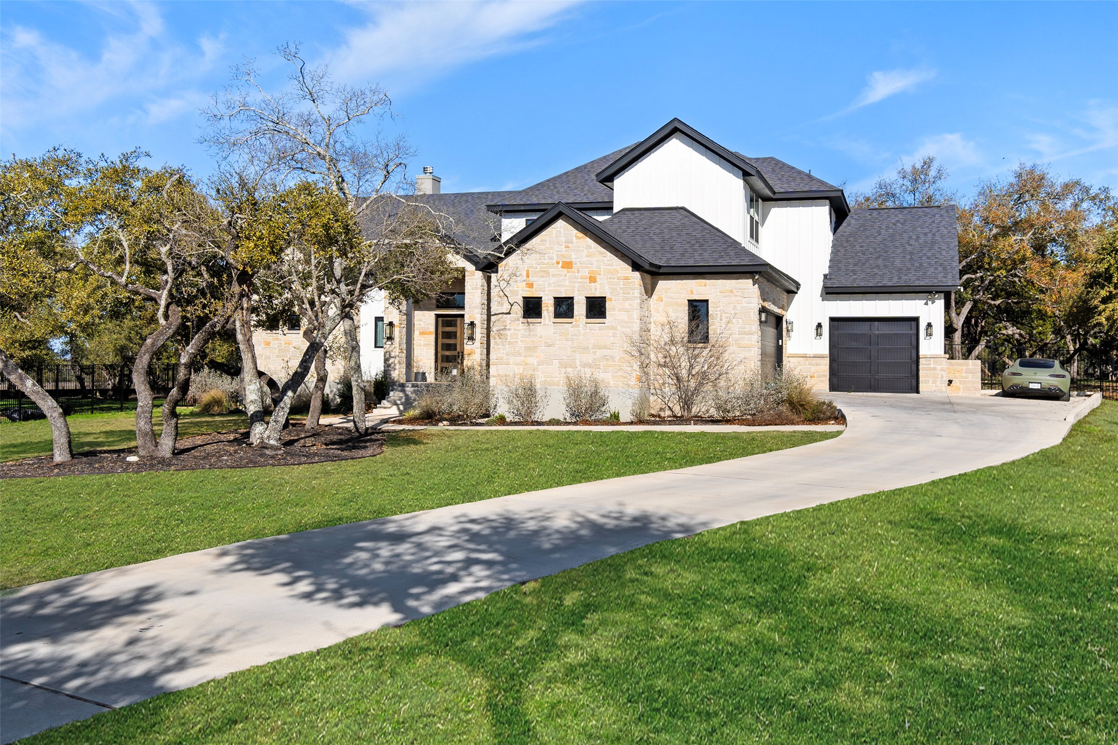 316 Stockman Dr — photo