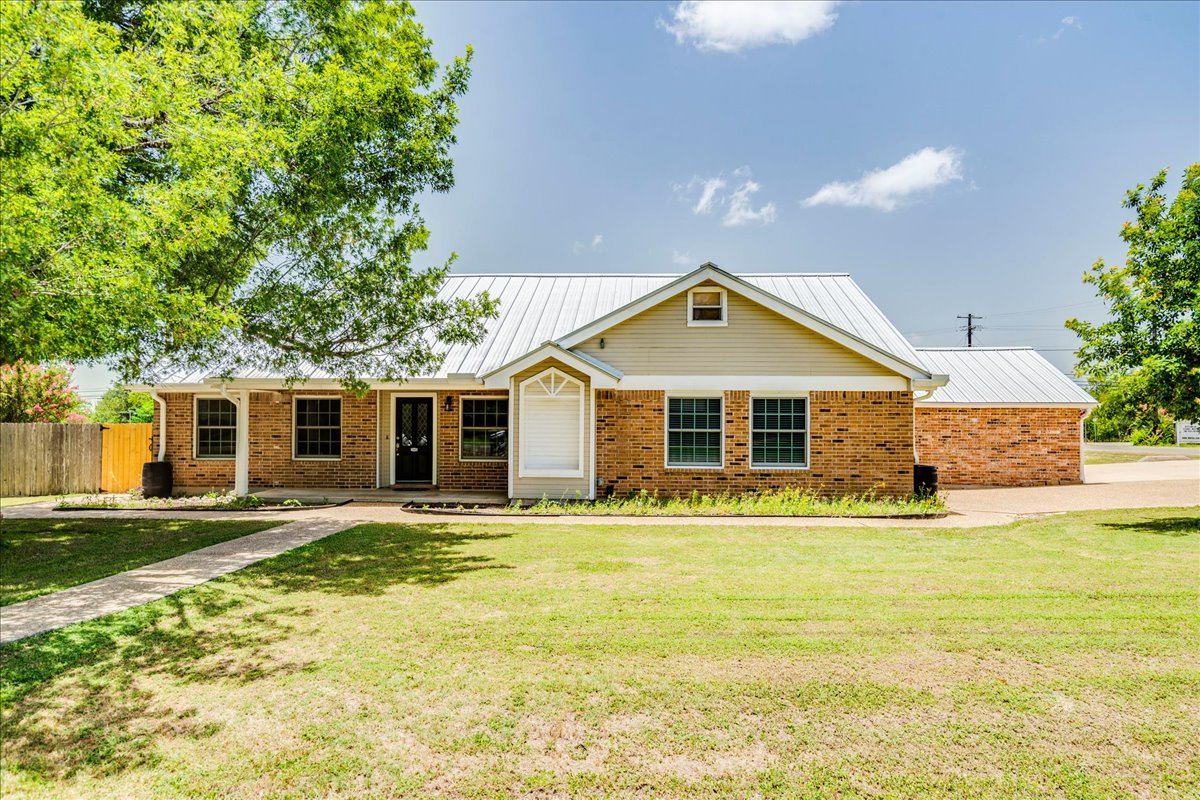301 Verbena Dr — photo