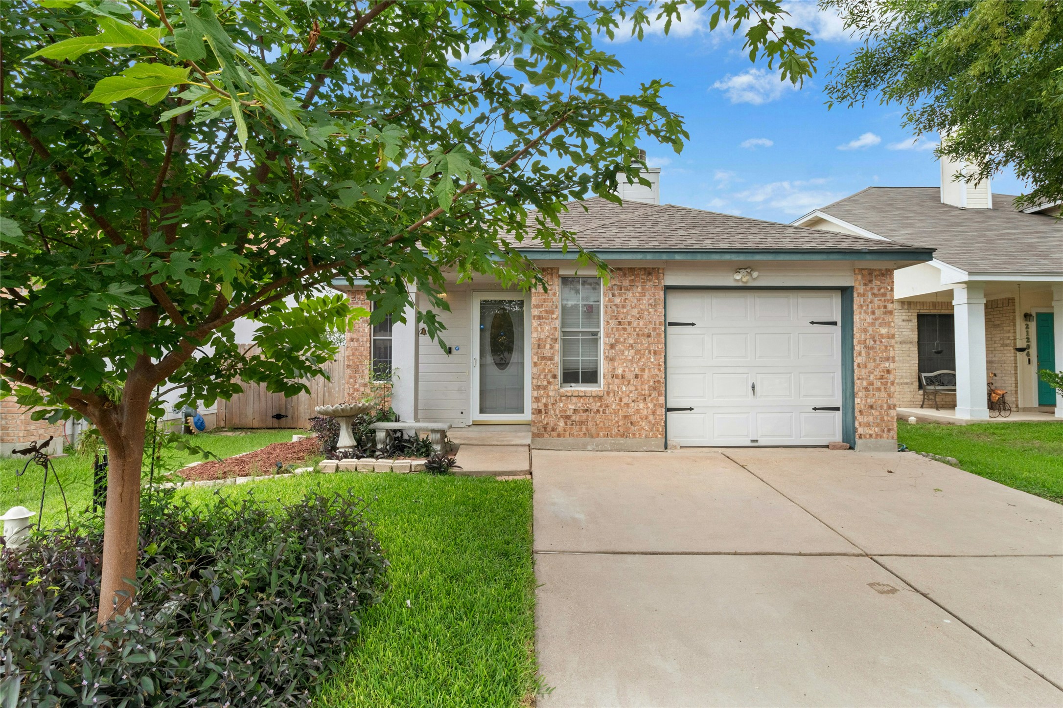 21202 Derby Day Ave — photo